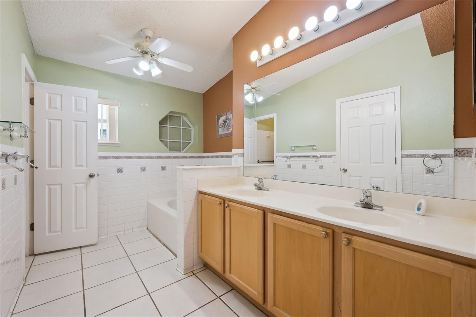 Image 29 of 35 For 3119 Turret Drive