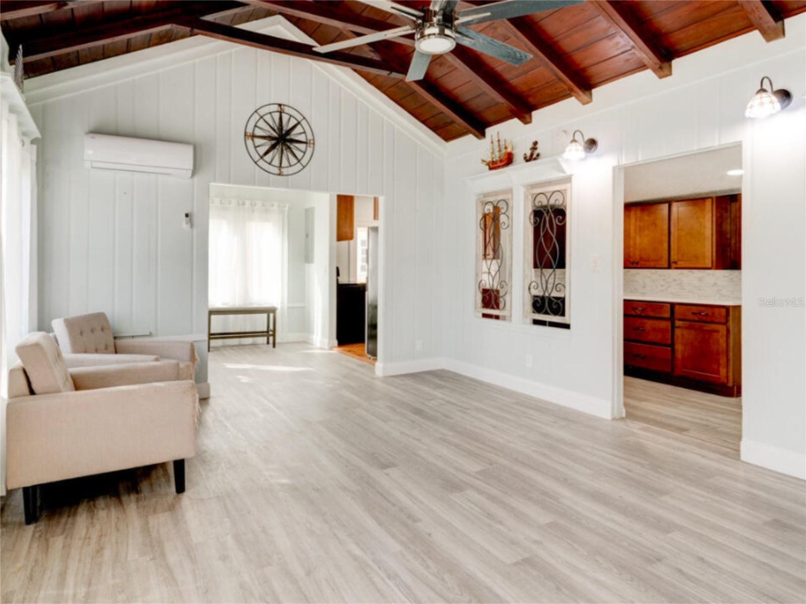 Image 2 of 23 For 425 Oleander Avenue