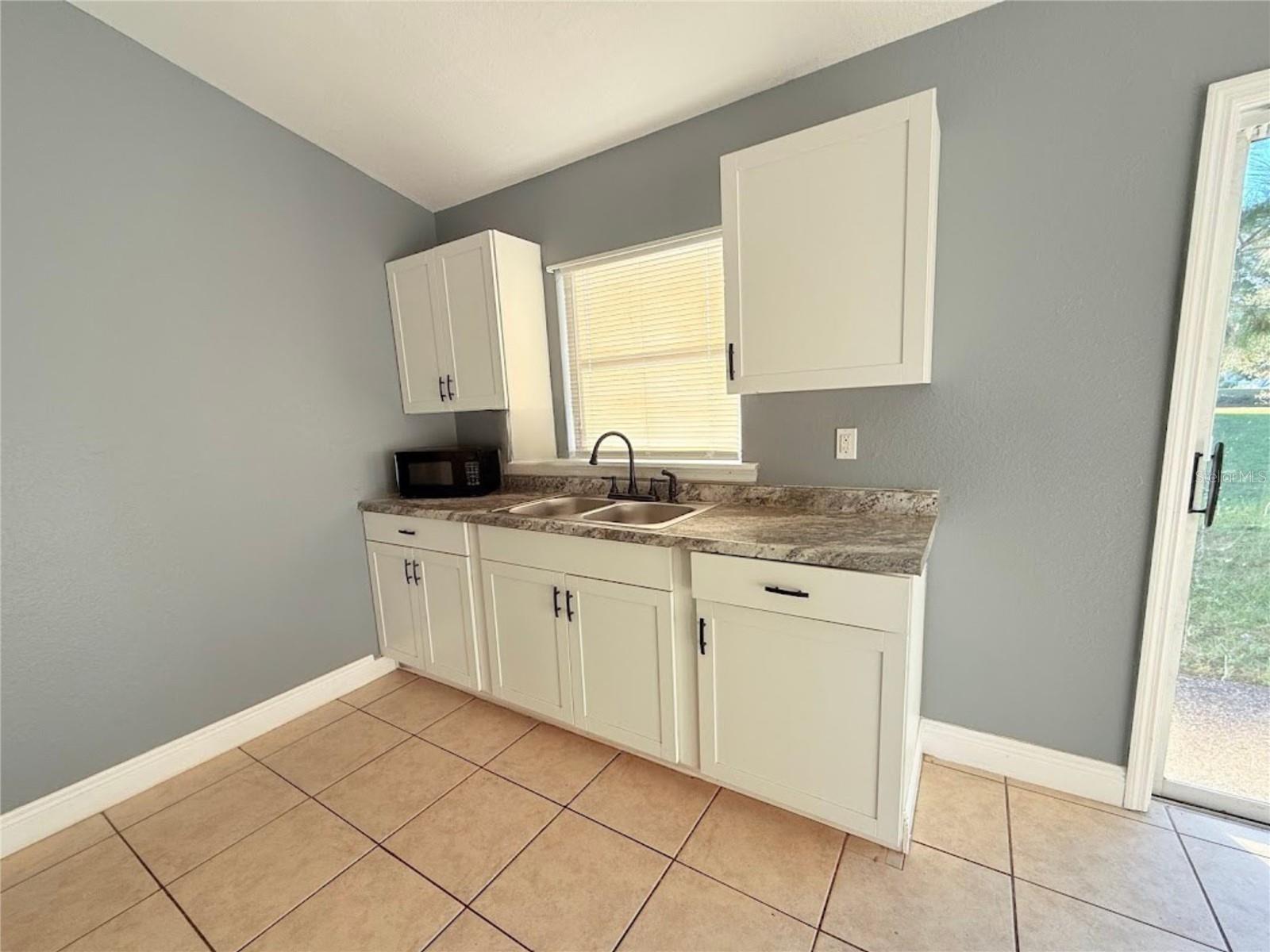 Image 14 of 28 For 635 Parakeet Court
