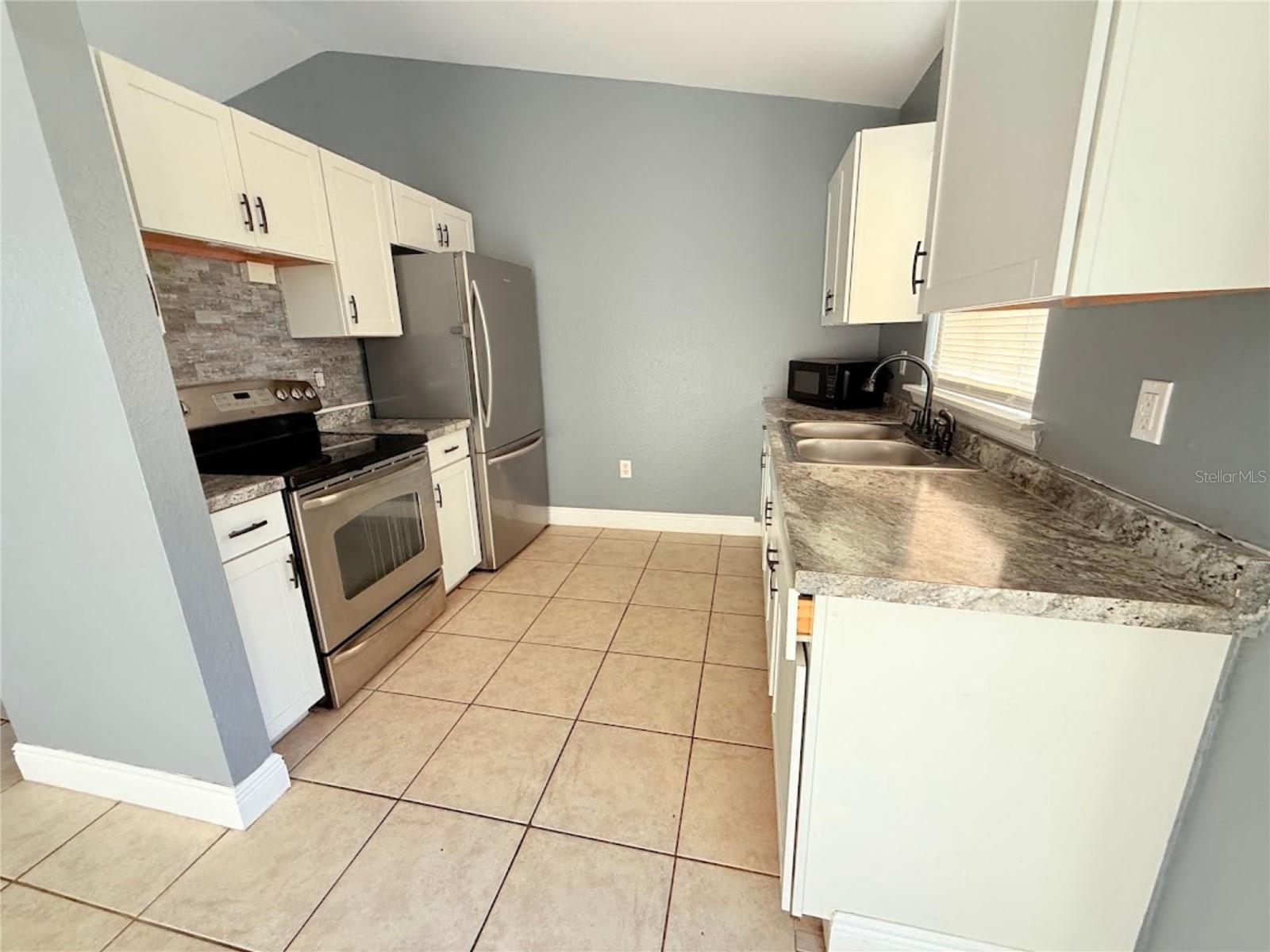 Image 15 of 28 For 635 Parakeet Court