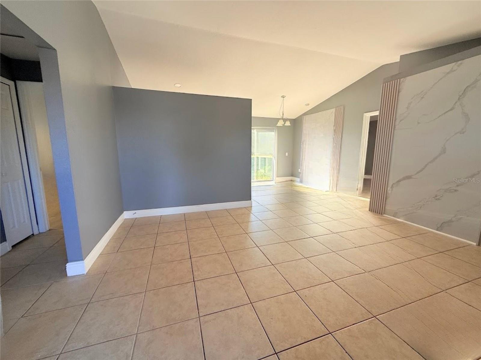 Image 17 of 28 For 635 Parakeet Court