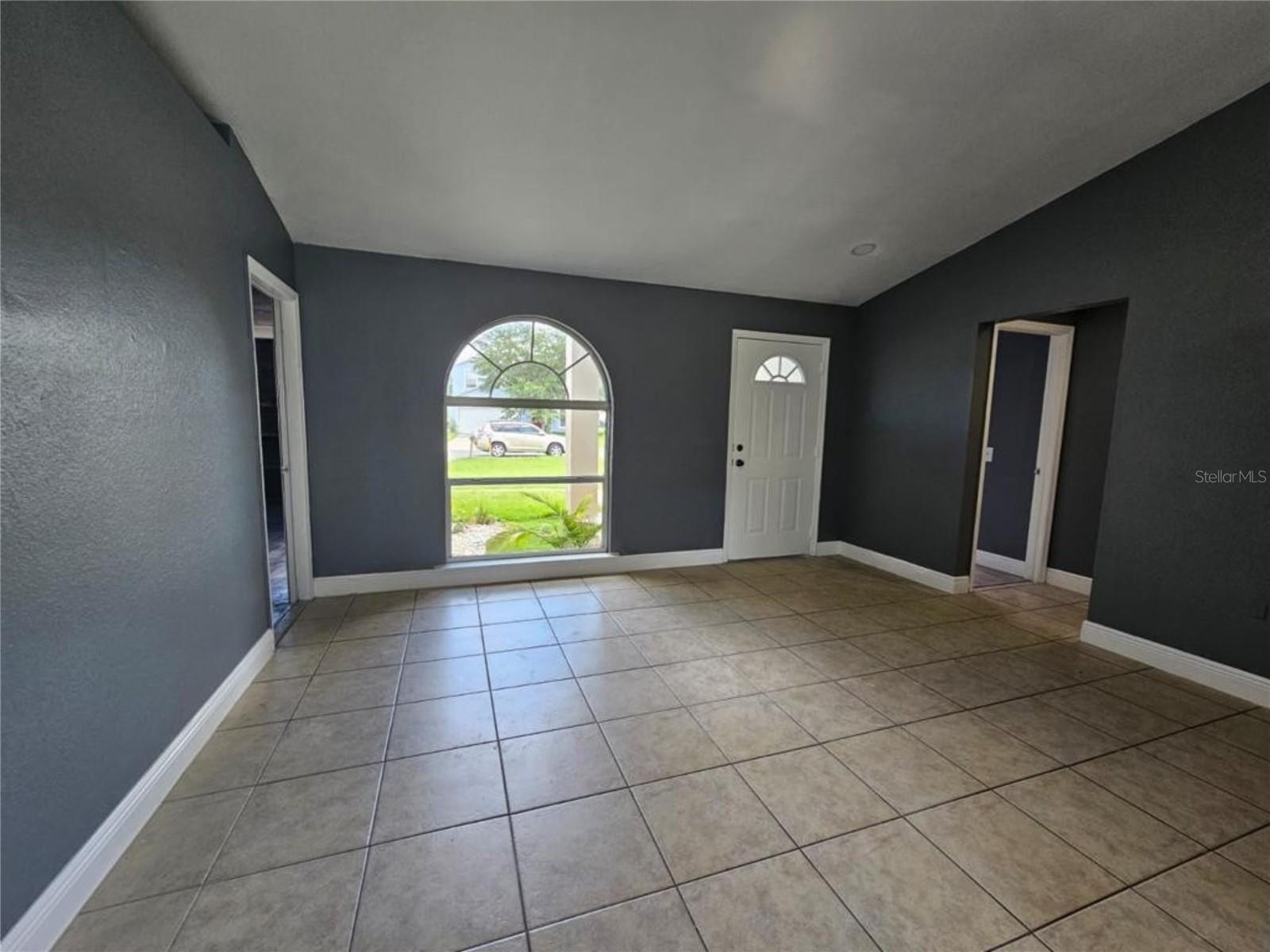 Image 2 of 28 For 635 Parakeet Court