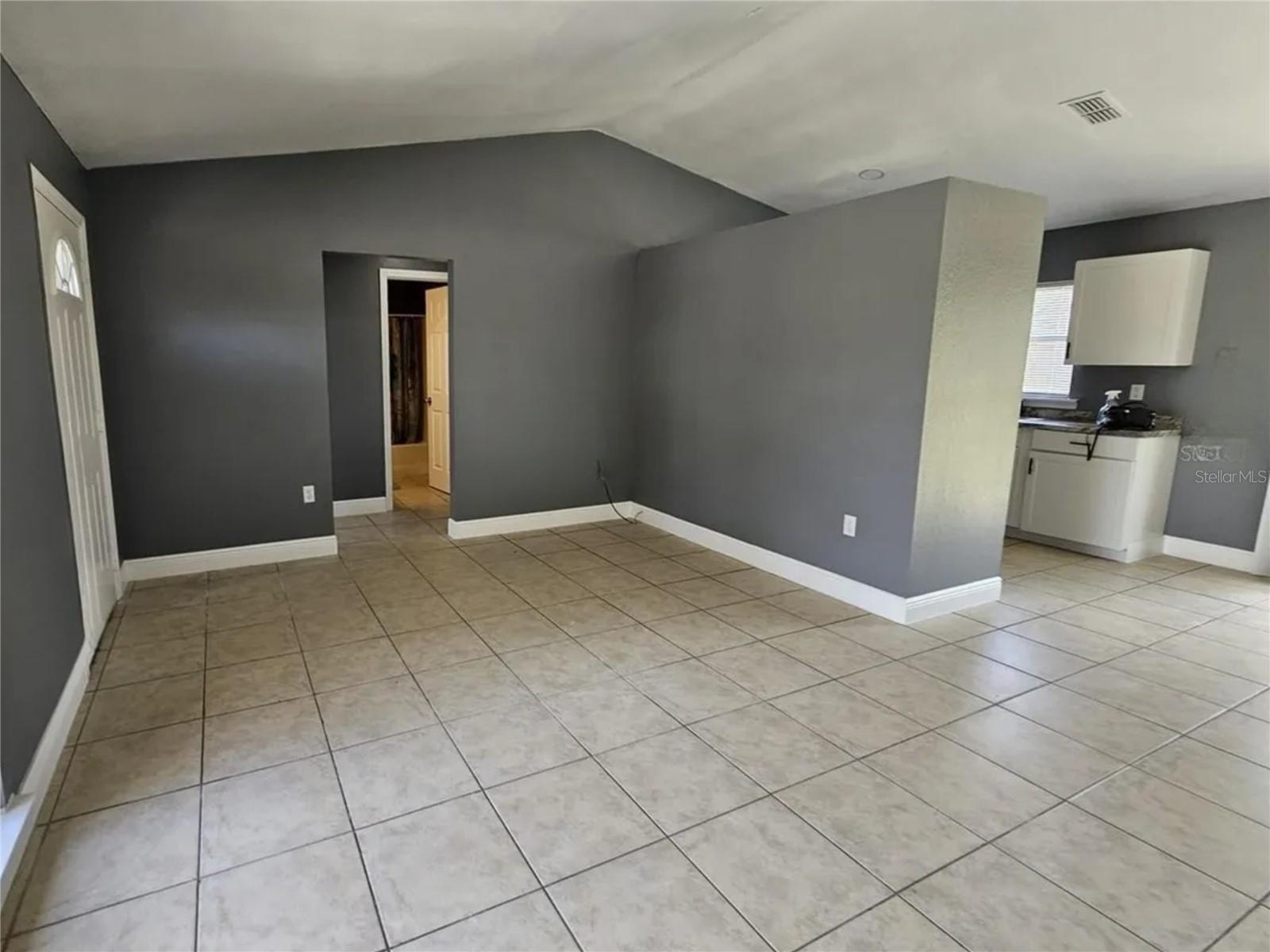 Image 22 of 28 For 635 Parakeet Court