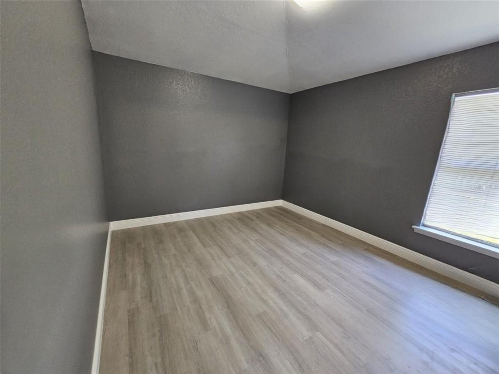 Image 5 of 28 For 635 Parakeet Court