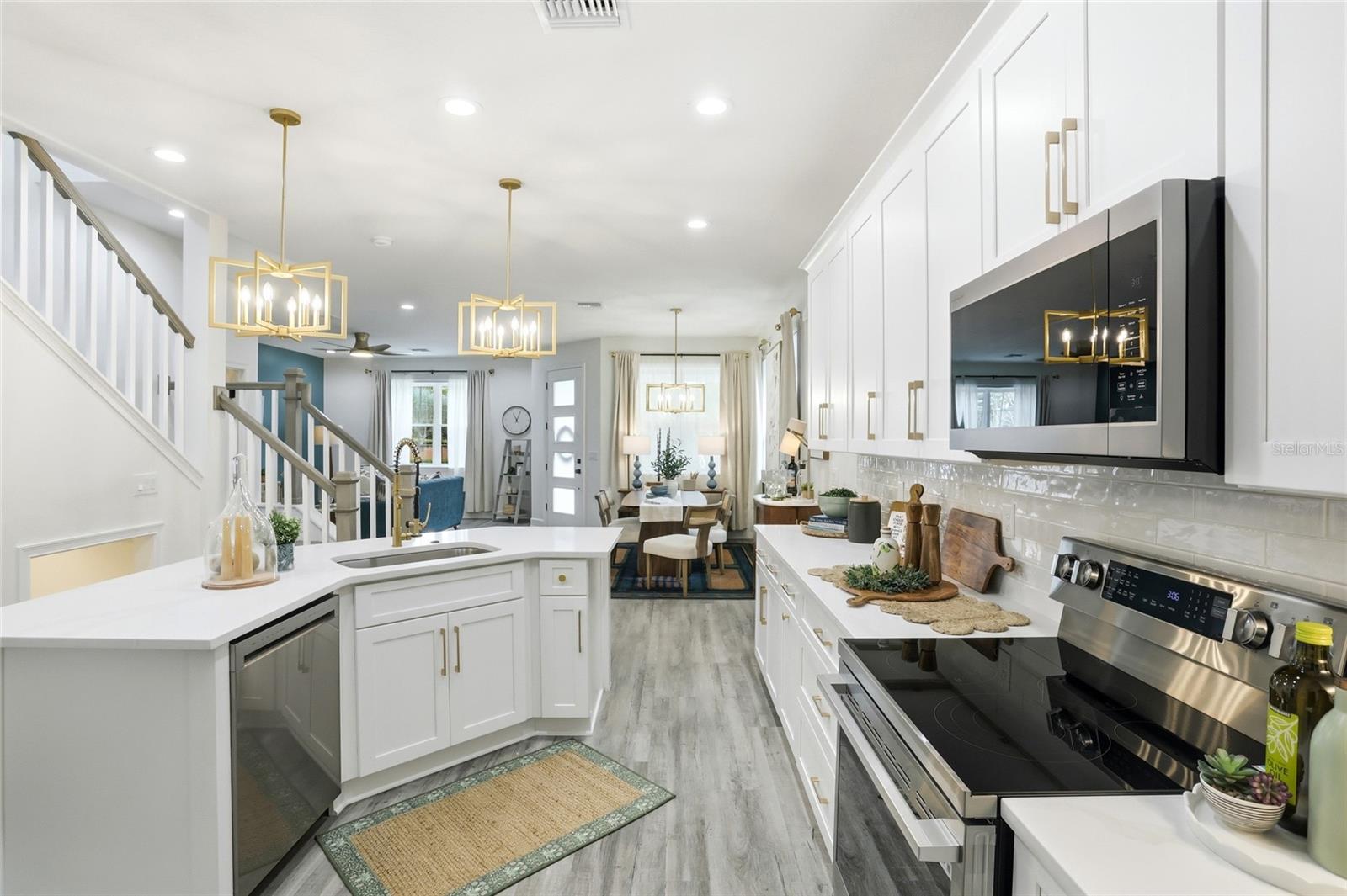 Image 9 of 28 For 1012 Farmstead Street