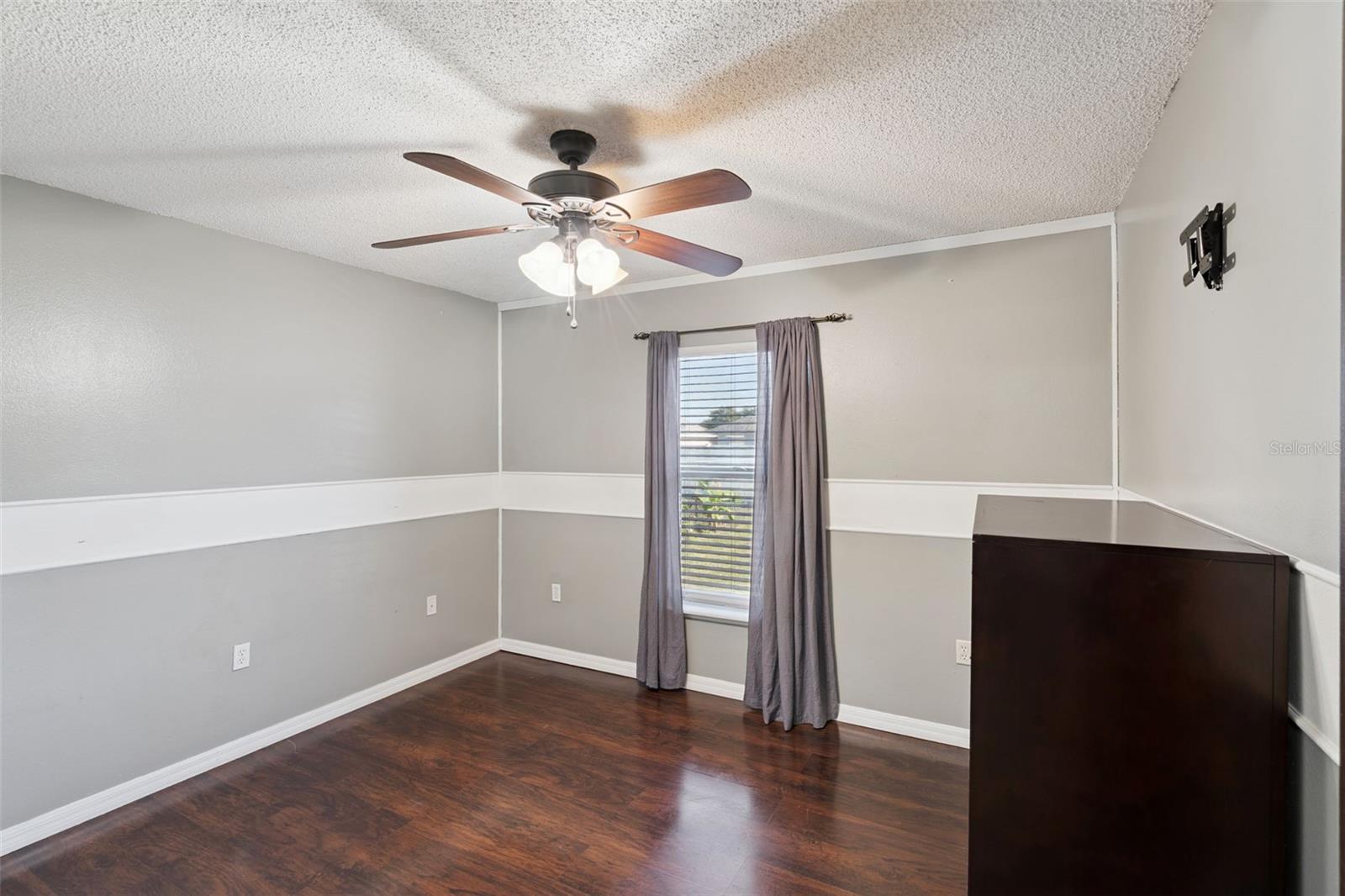 Image 8 of 11 For 907 Salerno Court