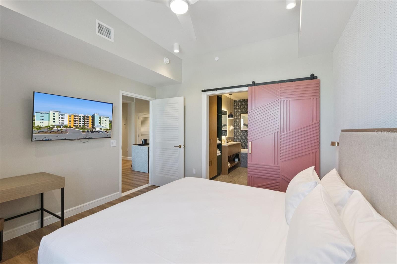 Image 16 of 36 For 8061 Vacation Avenue 510