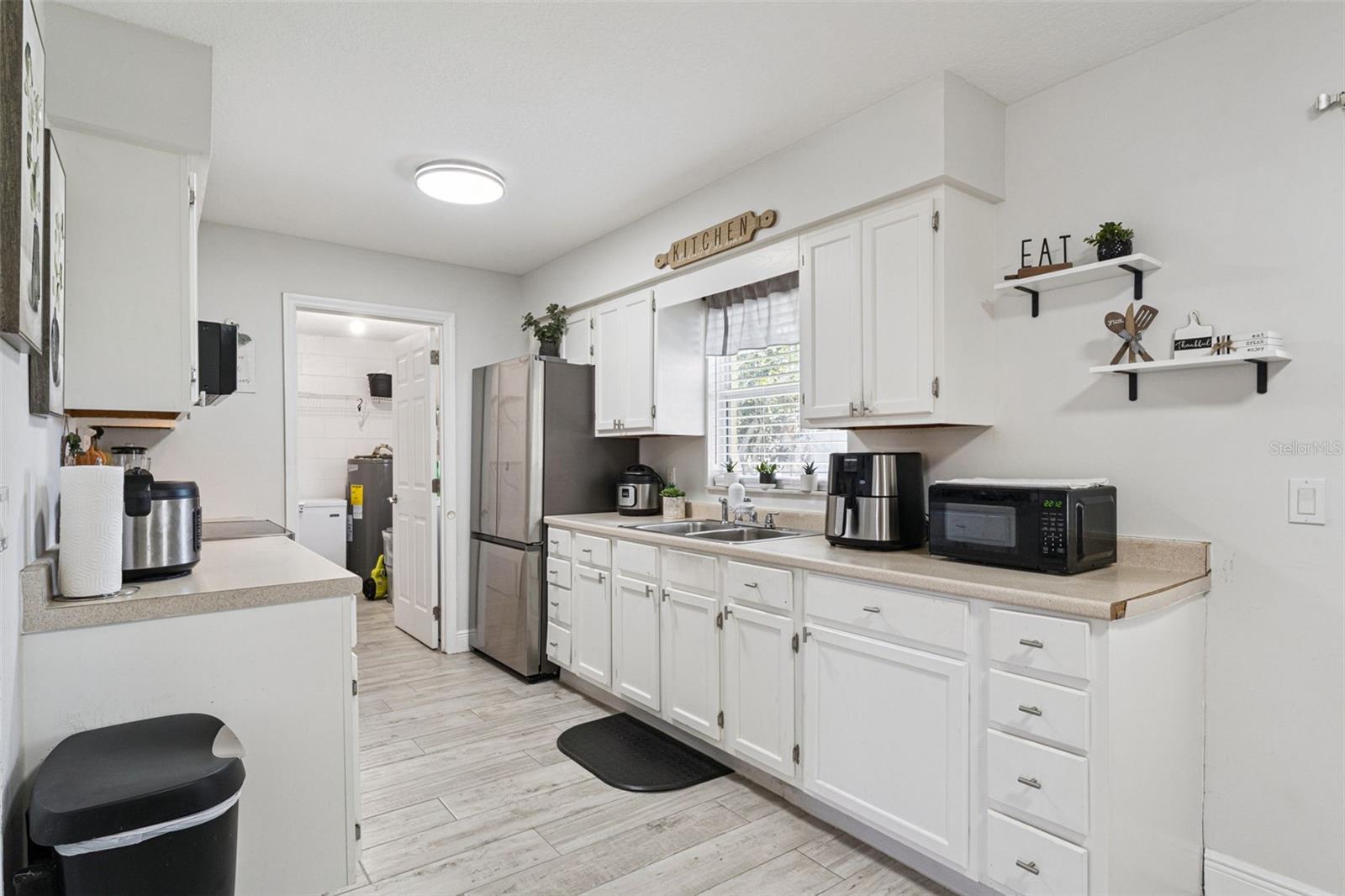 Image 11 of 35 For 206 Montana Avenue