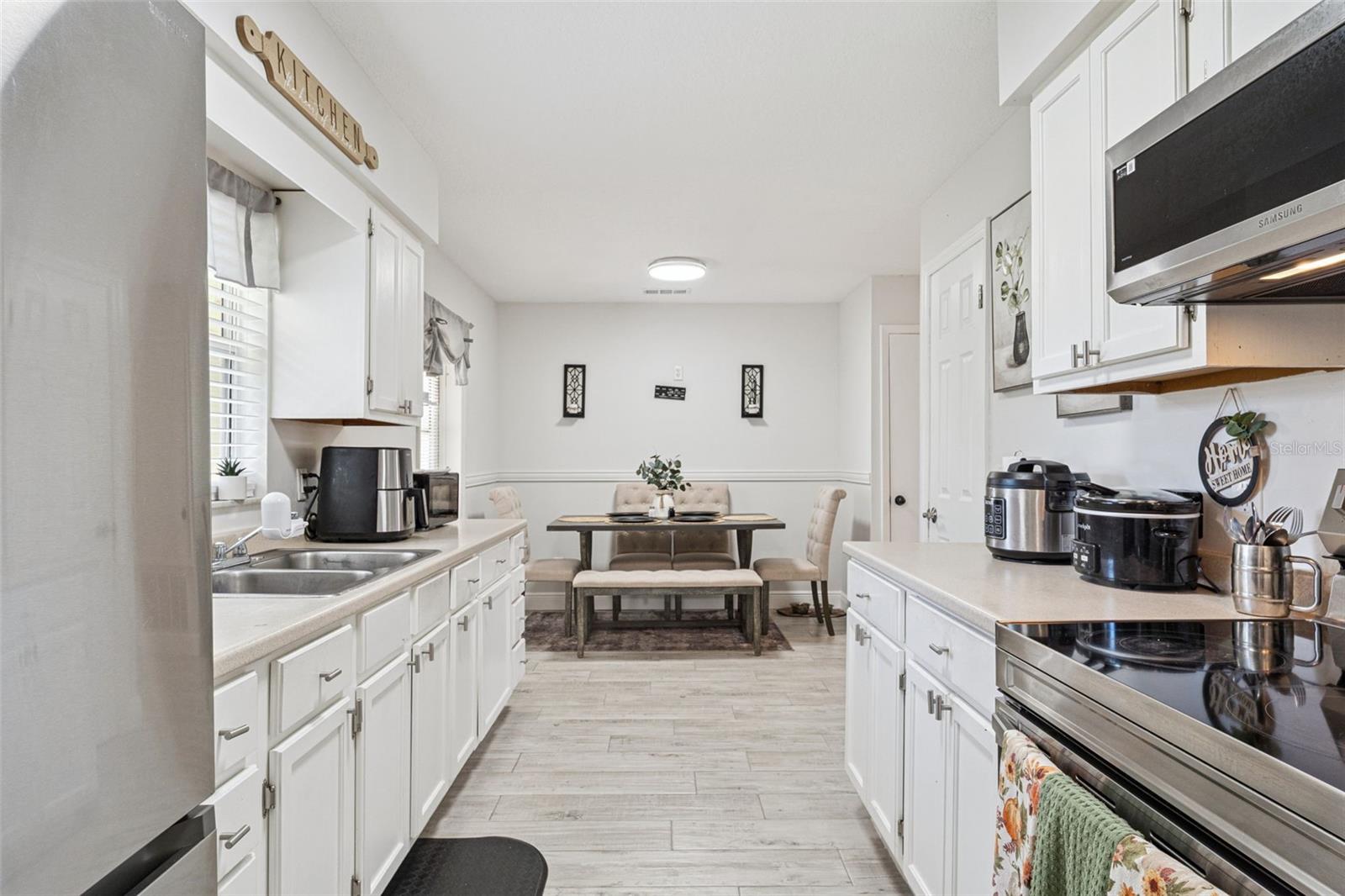 Image 12 of 35 For 206 Montana Avenue