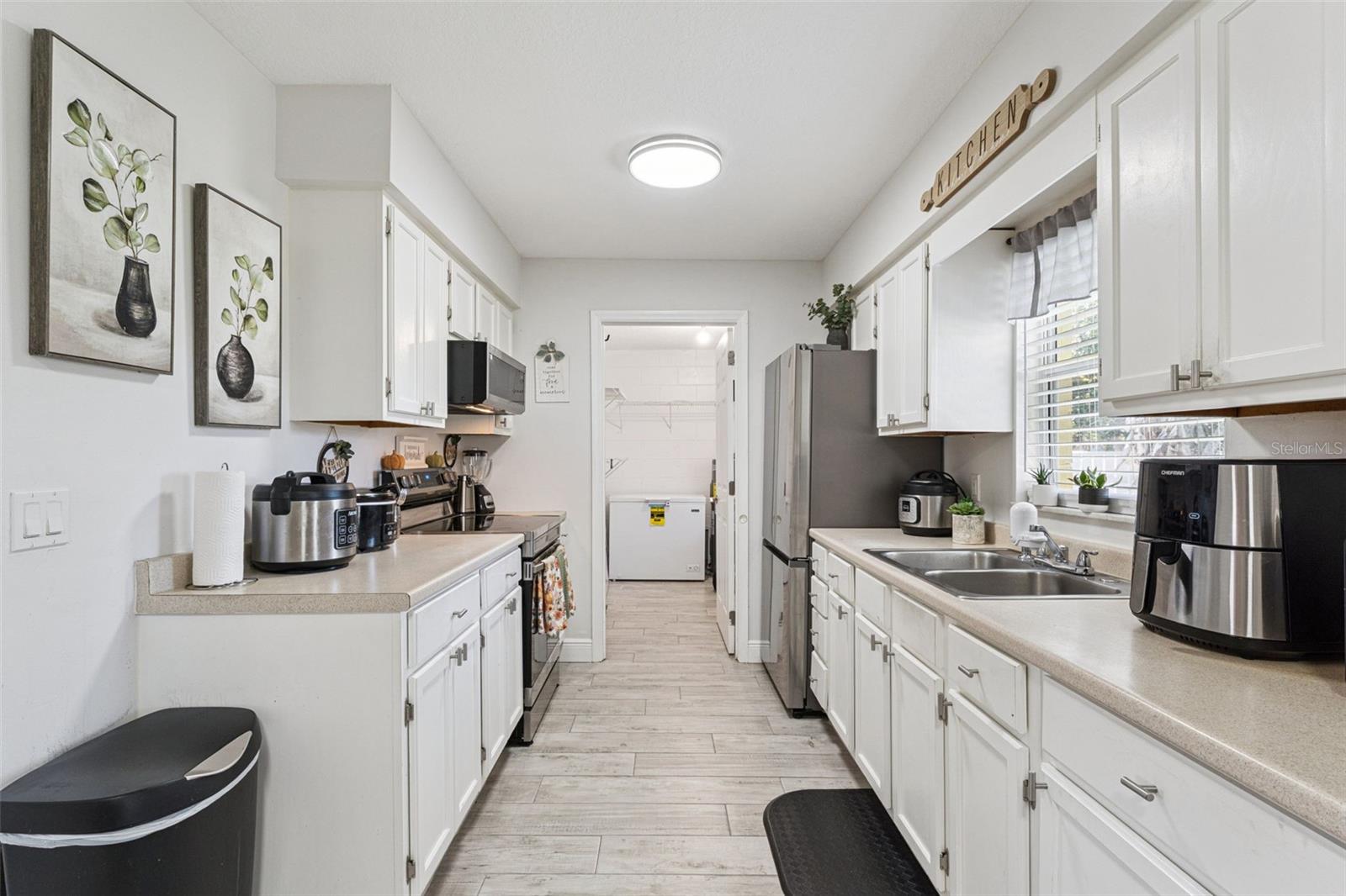 Image 13 of 35 For 206 Montana Avenue