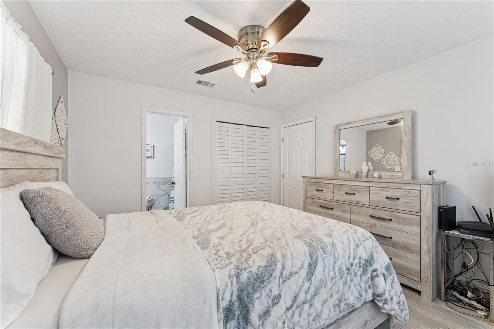 Image 14 of 35 For 206 Montana Avenue