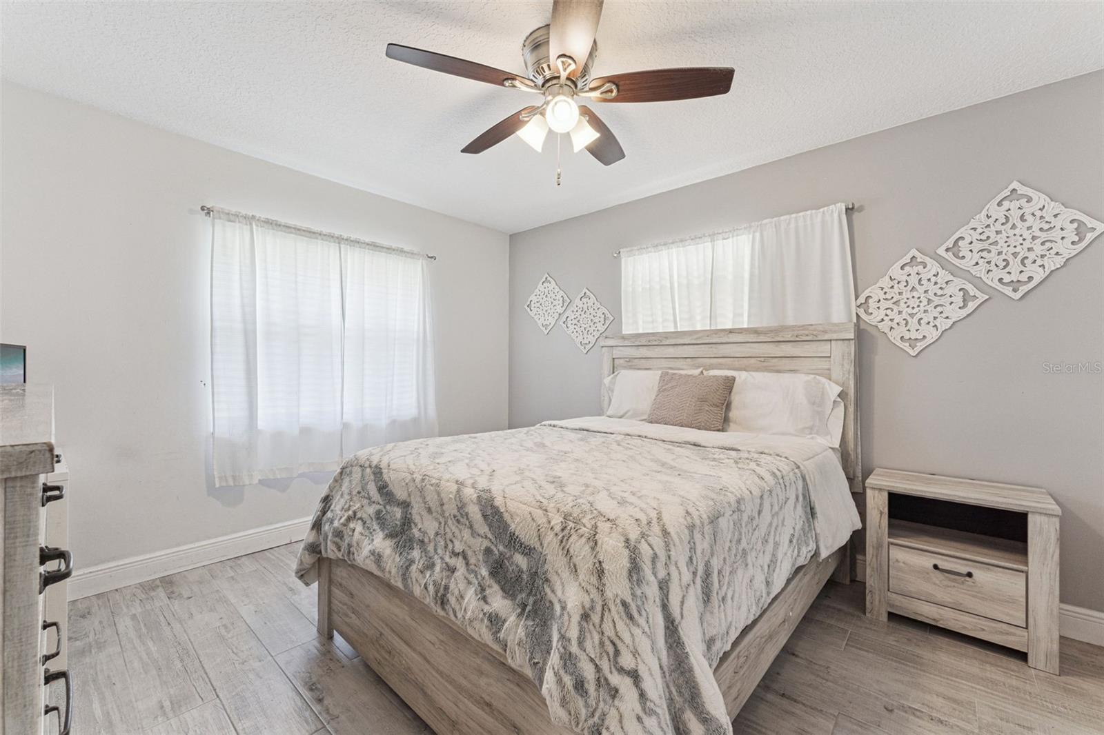 Image 15 of 35 For 206 Montana Avenue