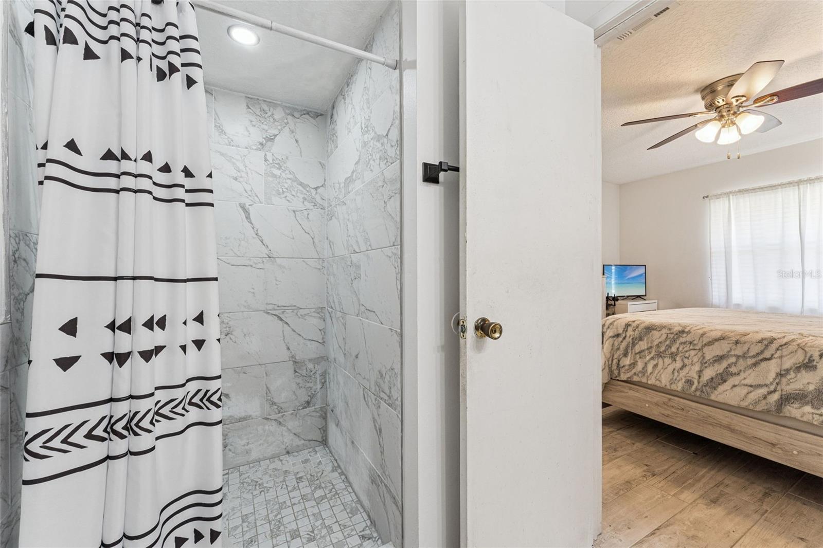 Image 17 of 35 For 206 Montana Avenue