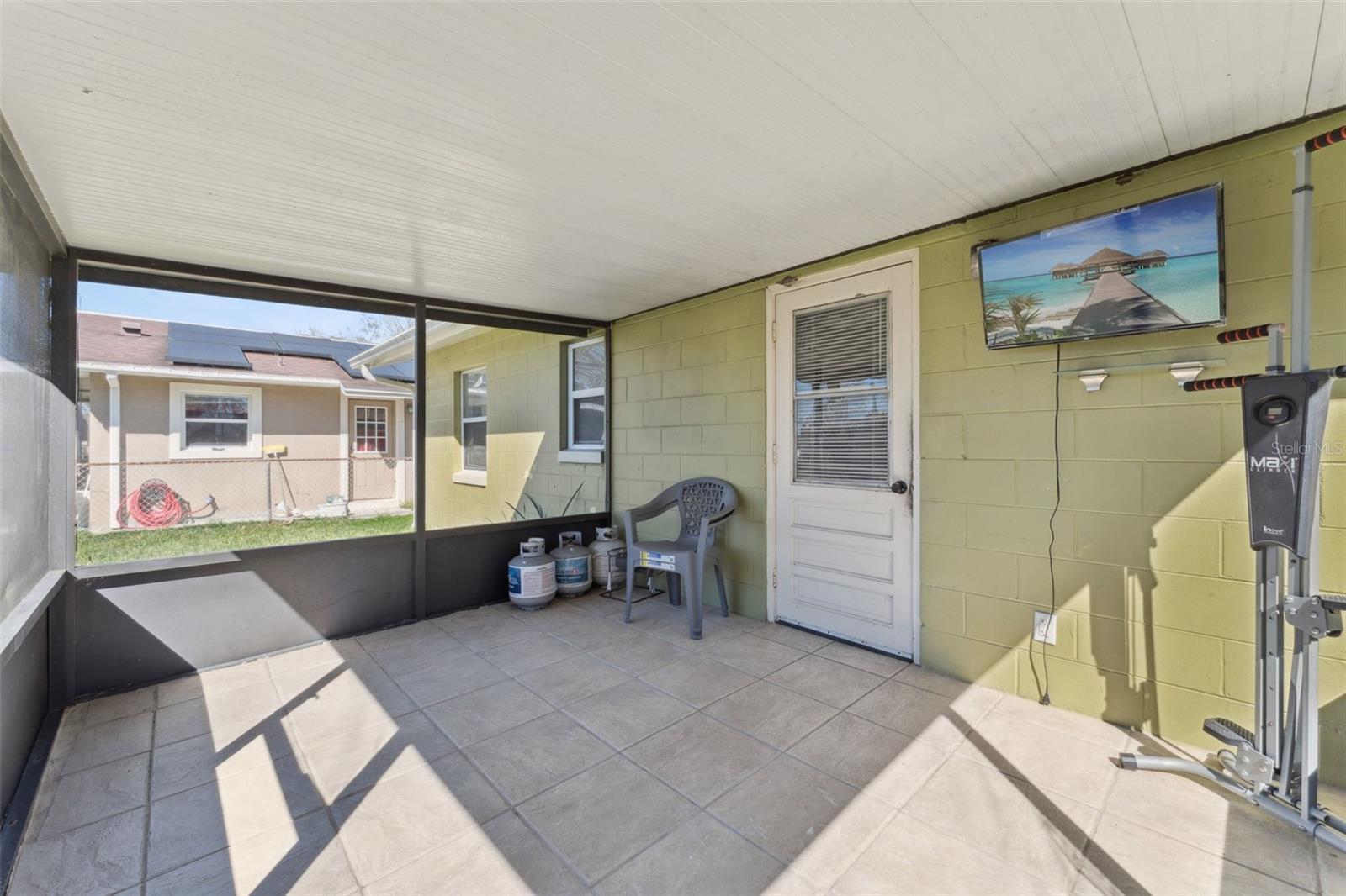 Image 23 of 35 For 206 Montana Avenue