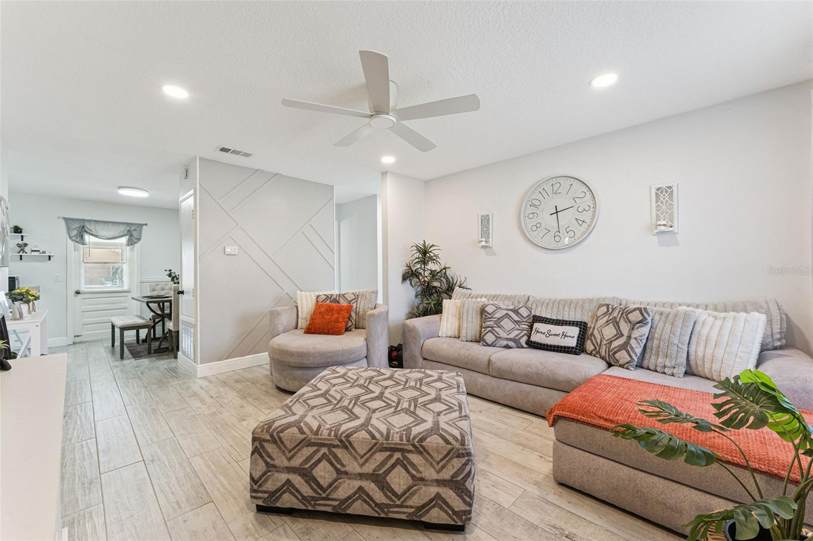 Image 4 of 35 For 206 Montana Avenue