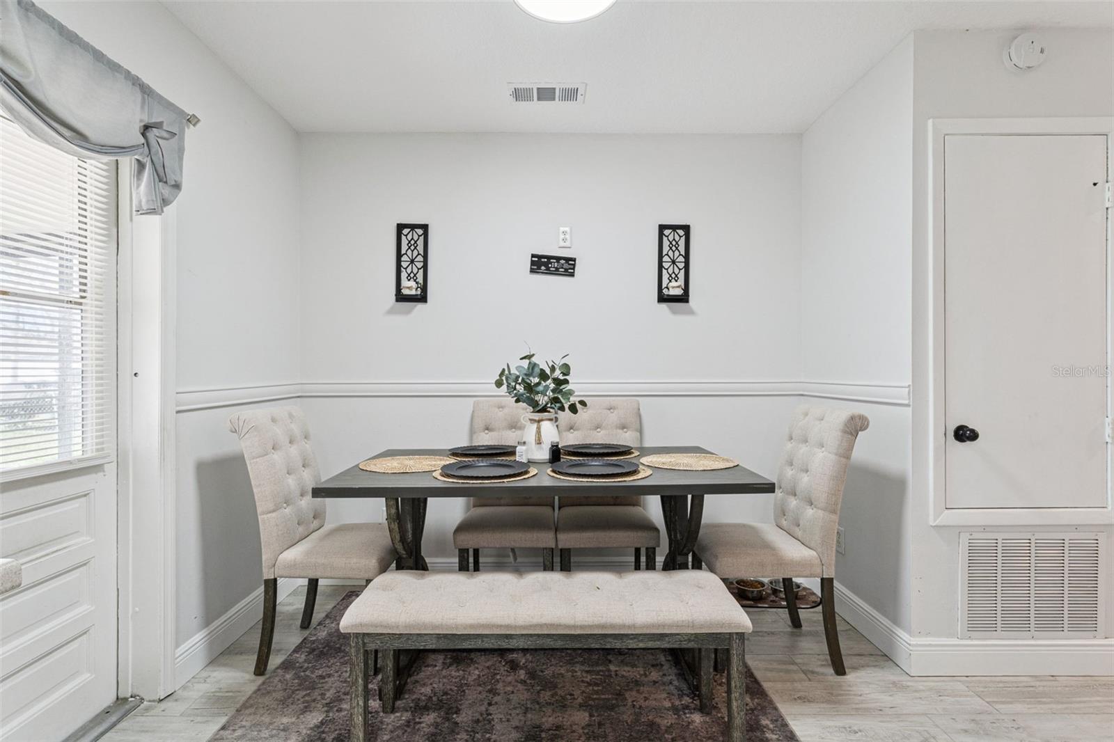 Image 8 of 35 For 206 Montana Avenue