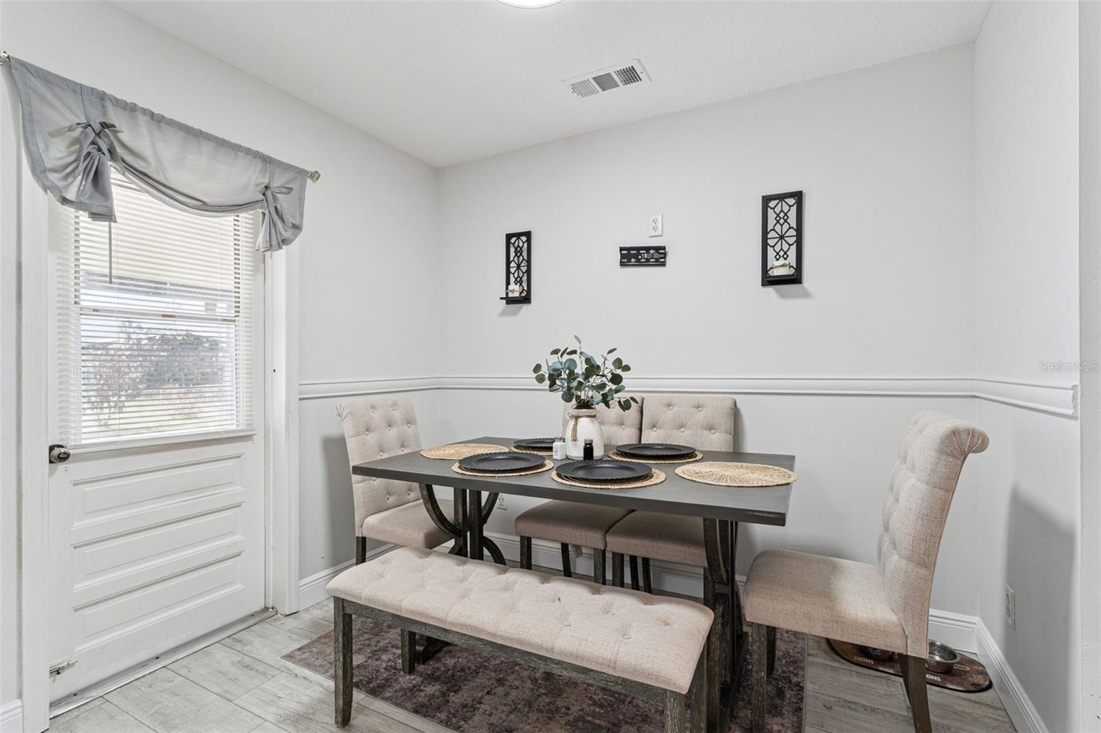 Image 9 of 35 For 206 Montana Avenue