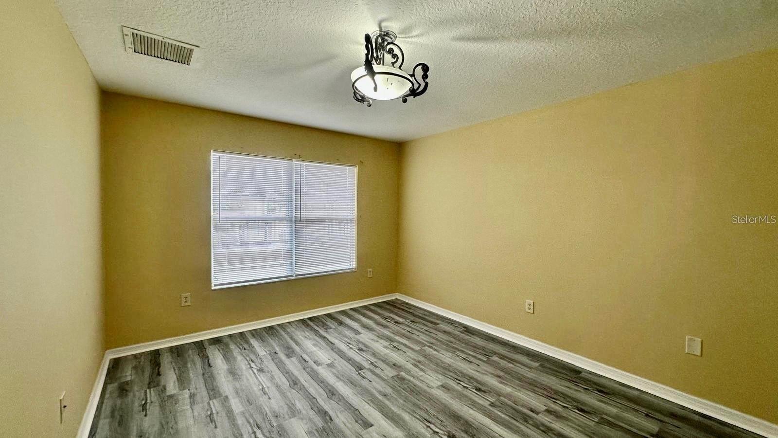 Image 9 of 13 For 131 Melissa Place