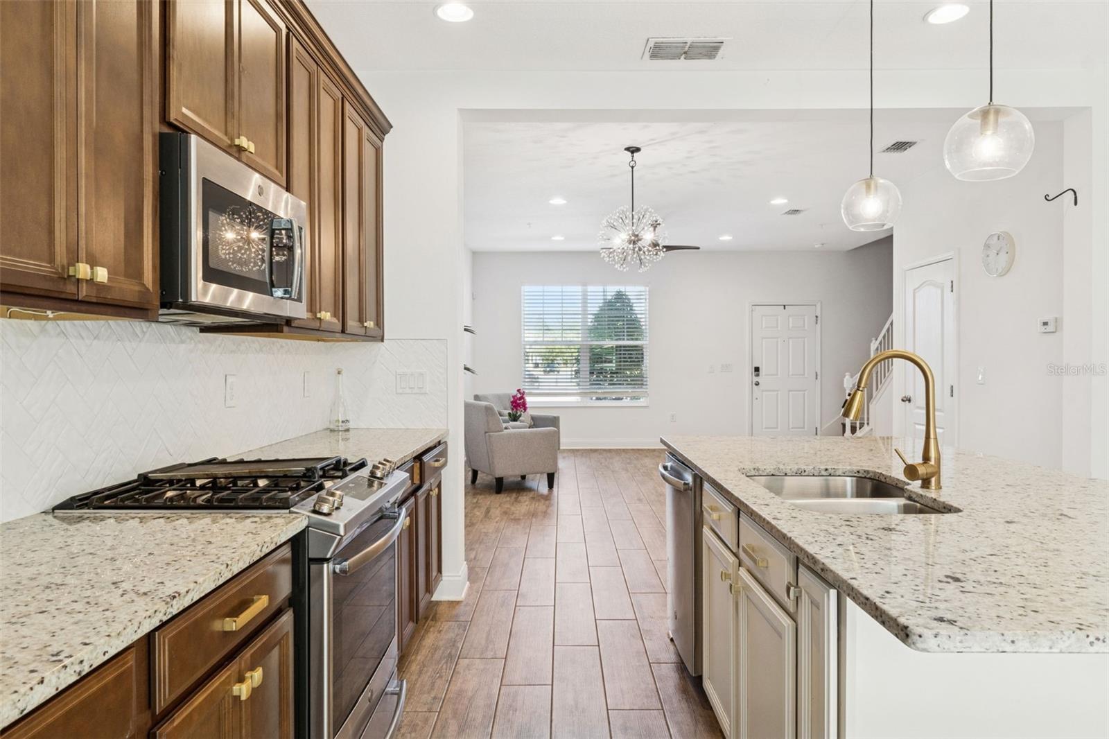 Image 14 of 61 For 648 Orange Belt Loop