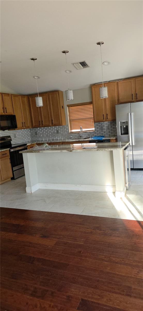 Image 6 of 11 For 35138 Meadow Reach Drive