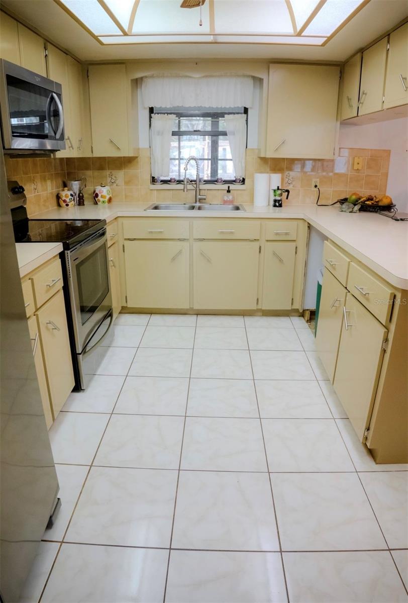 Image 26 of 78 For 4150 Apopka Avenue