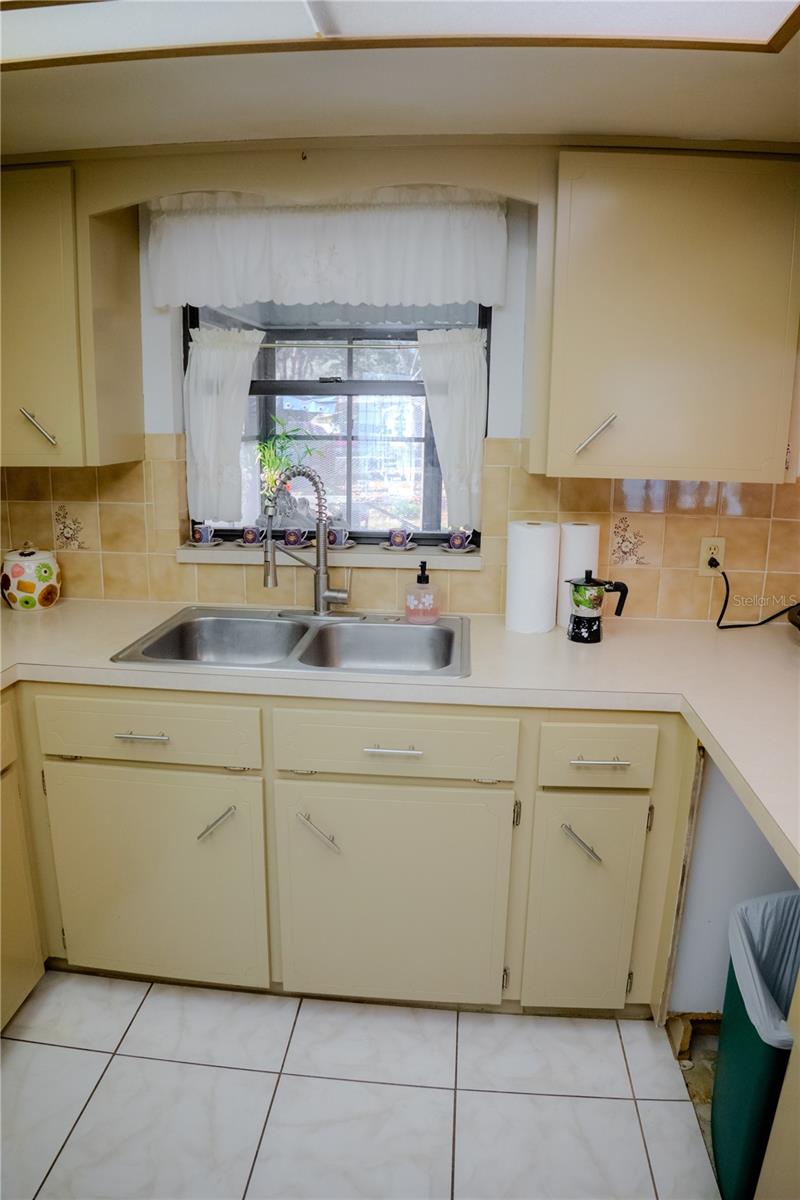 Image 28 of 78 For 4150 Apopka Avenue