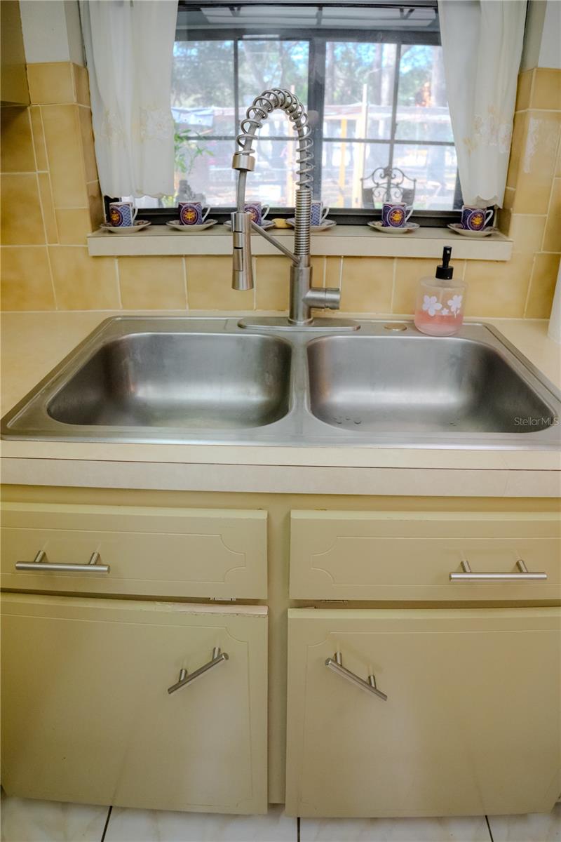 Image 29 of 78 For 4150 Apopka Avenue