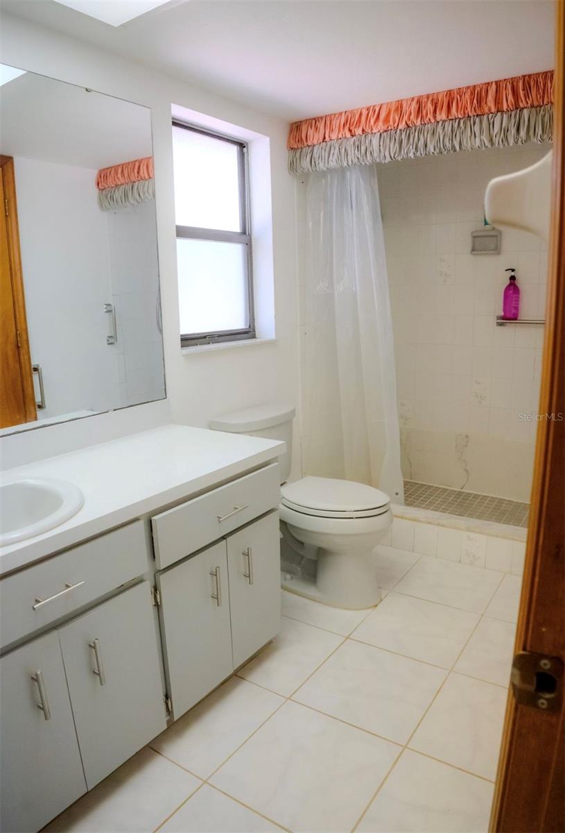 Image 44 of 78 For 4150 Apopka Avenue