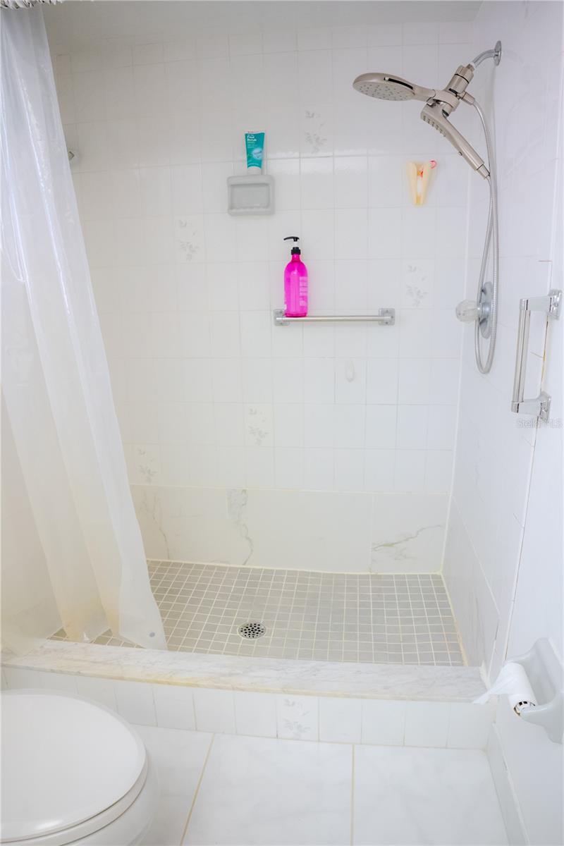 Image 47 of 78 For 4150 Apopka Avenue