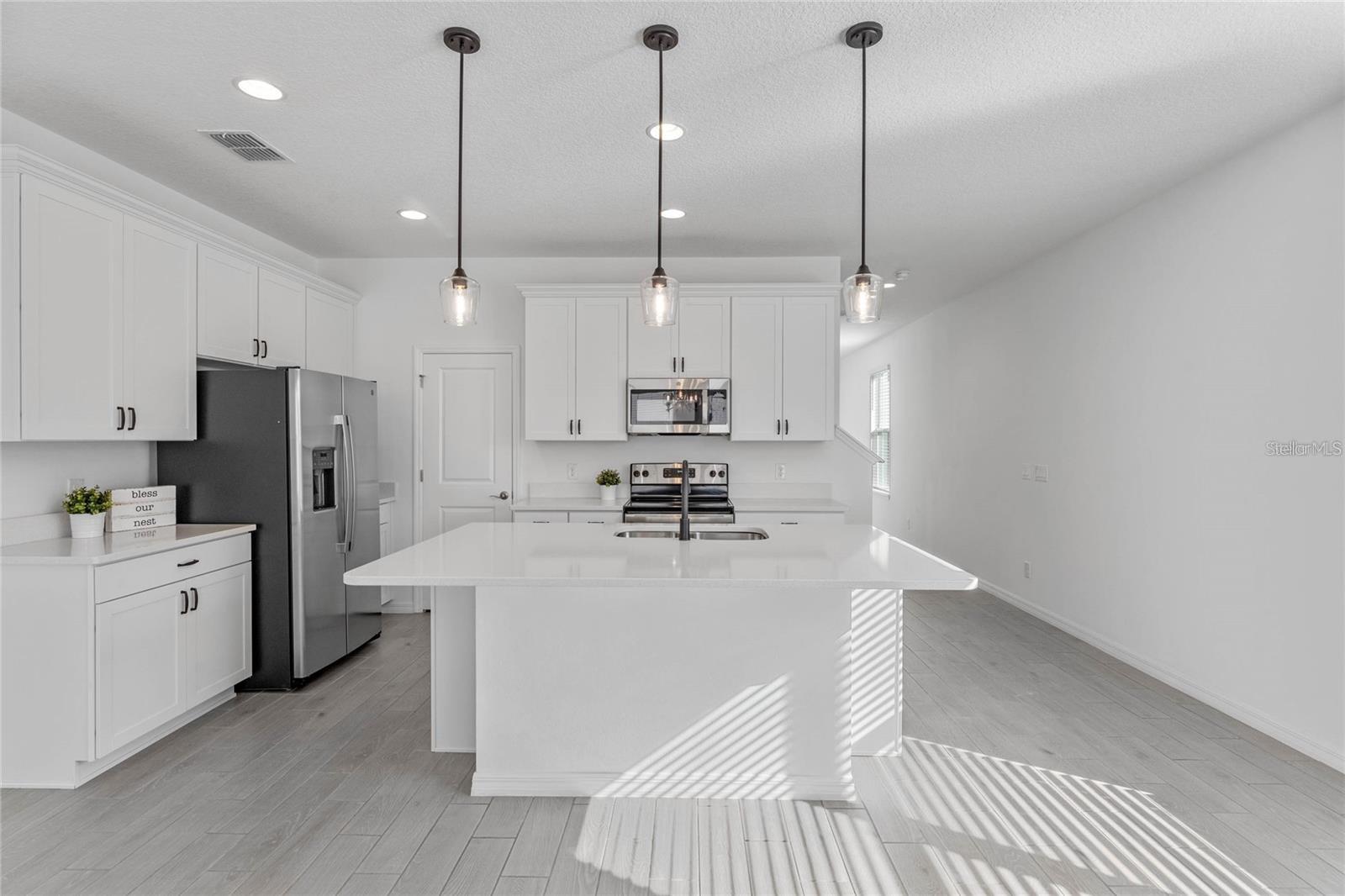 Image 11 of 48 For 15605 Jungle Alley