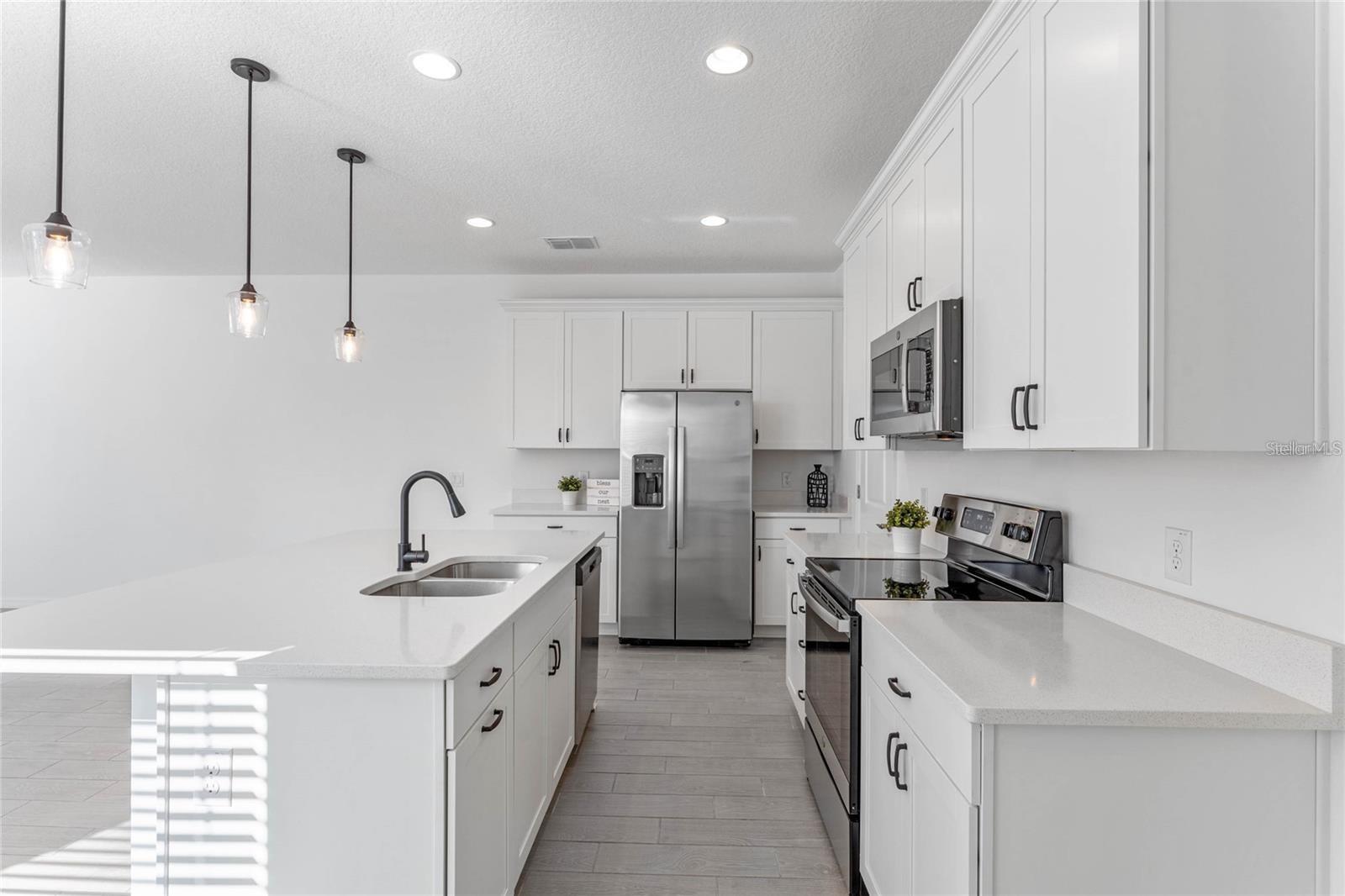 Image 13 of 48 For 15605 Jungle Alley