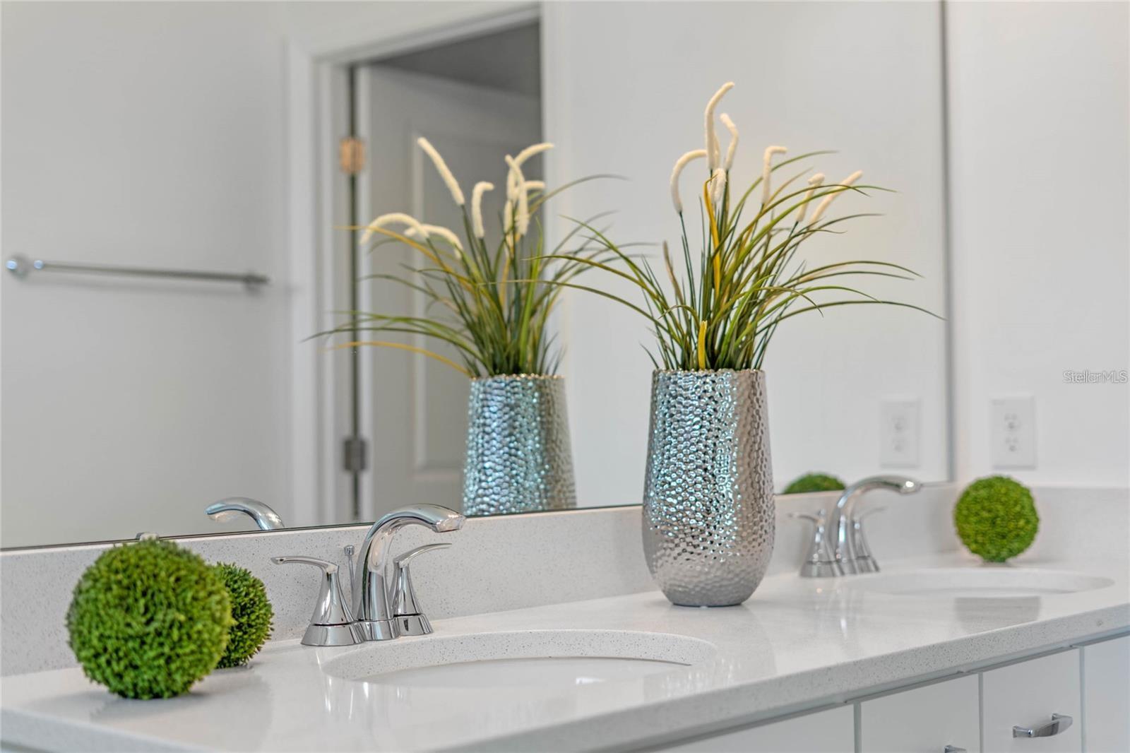 Image 30 of 48 For 15605 Jungle Alley