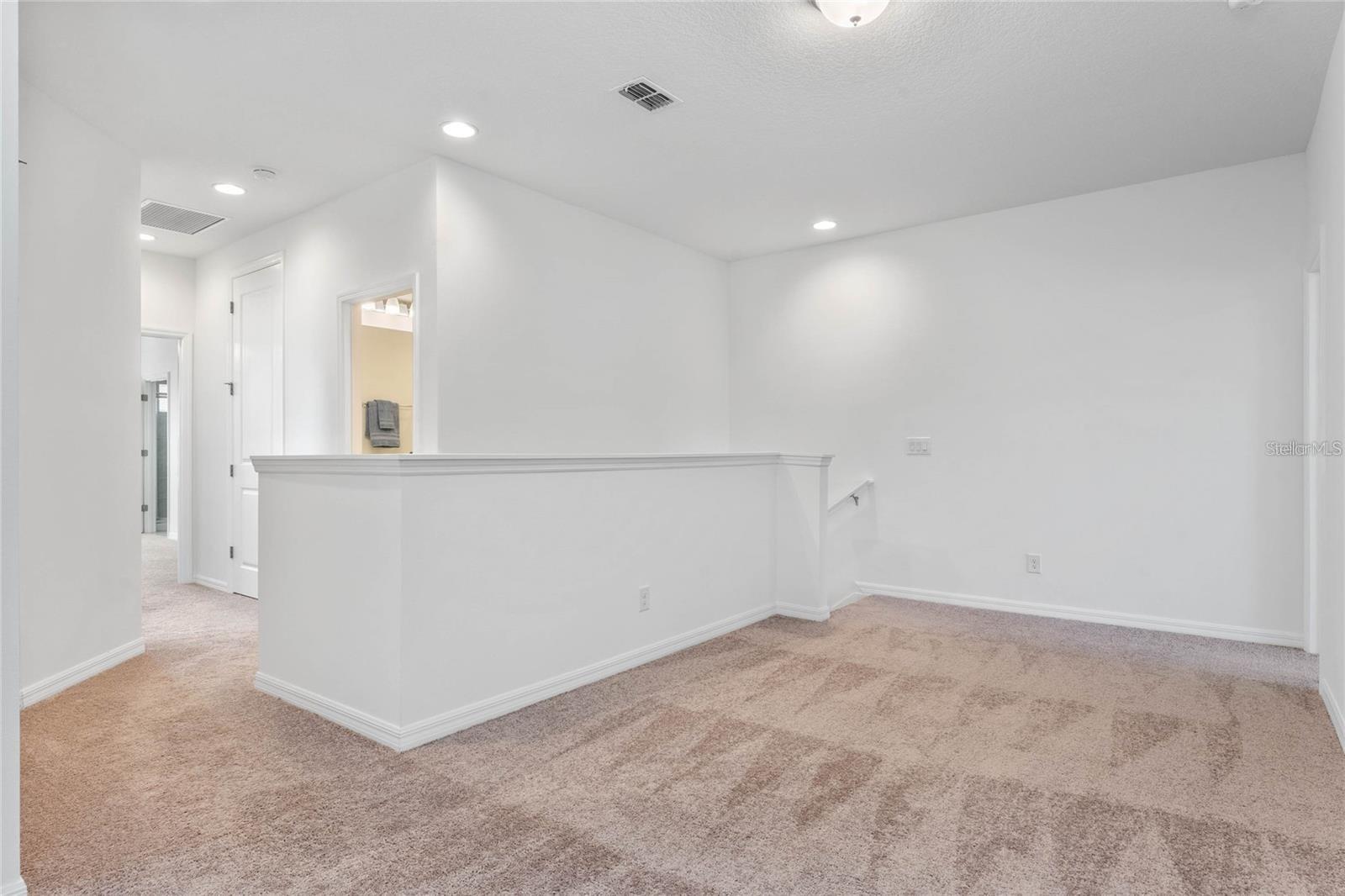 Image 31 of 48 For 15605 Jungle Alley