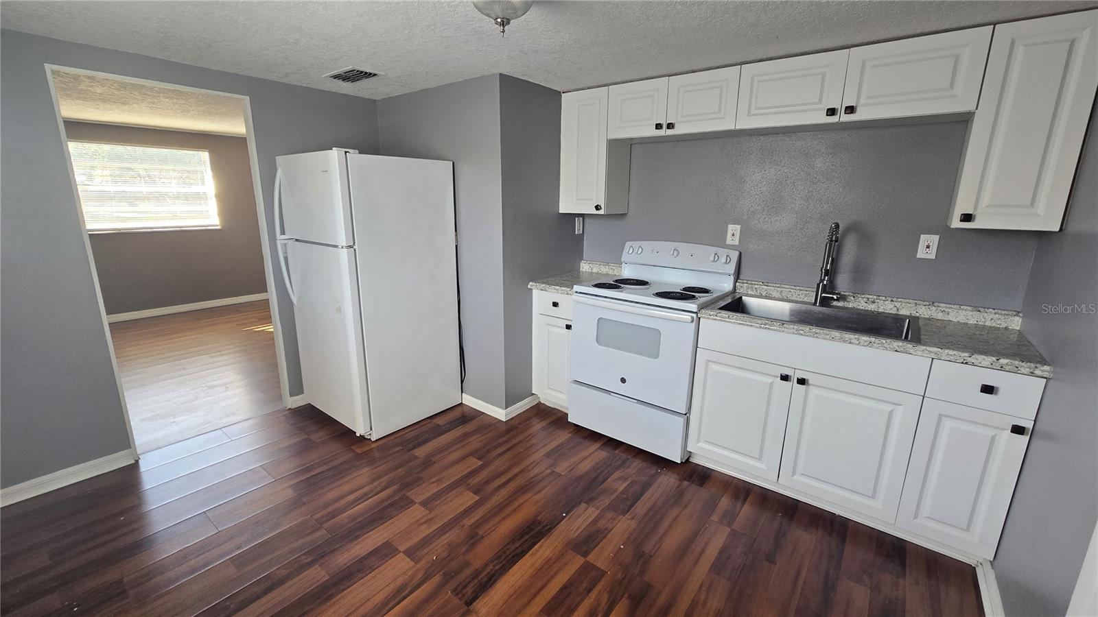 Image 6 of 12 For 1803 Summerlin Avenue