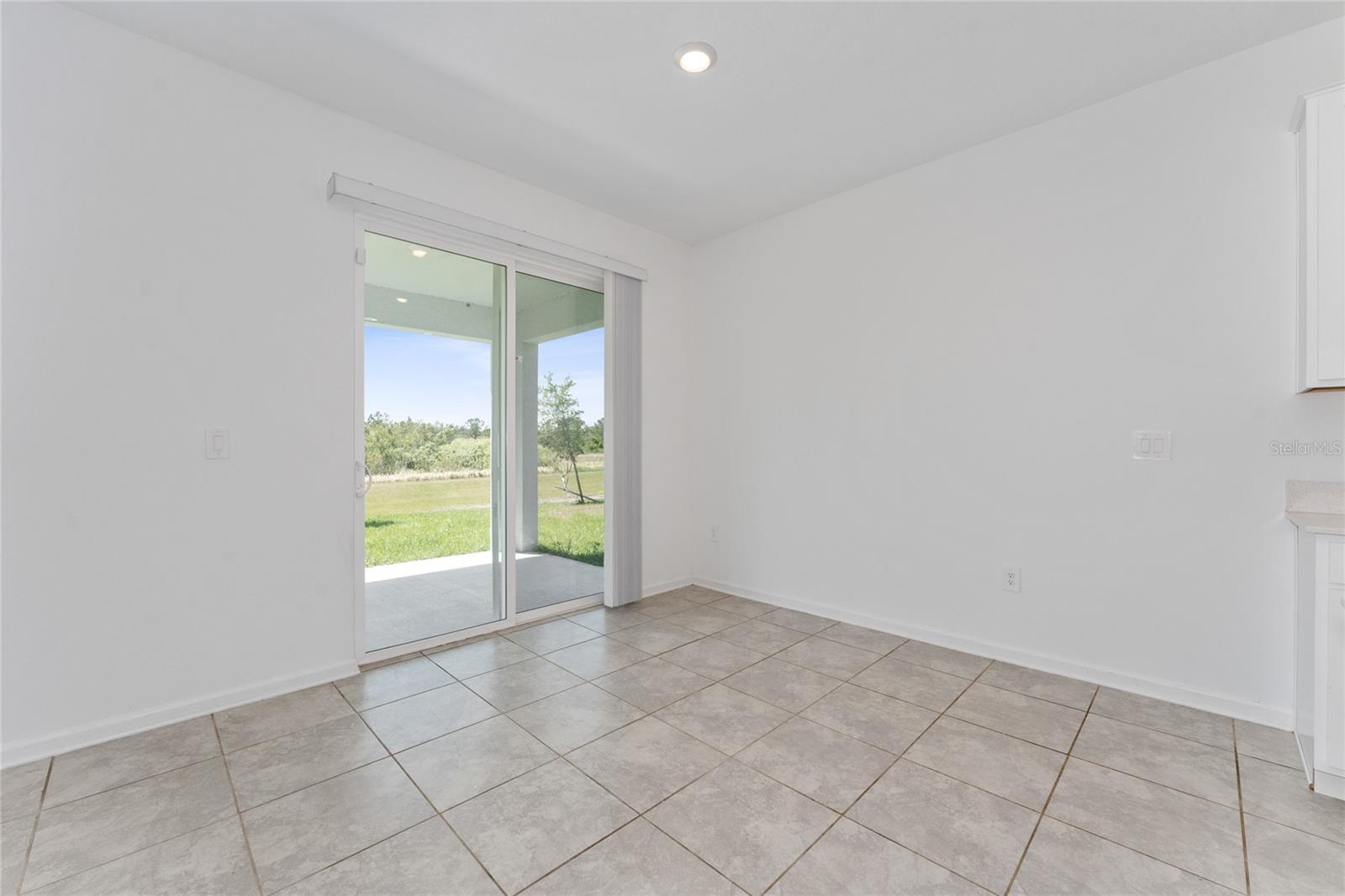 Image 7 of 28 For 566 Hatteras Road