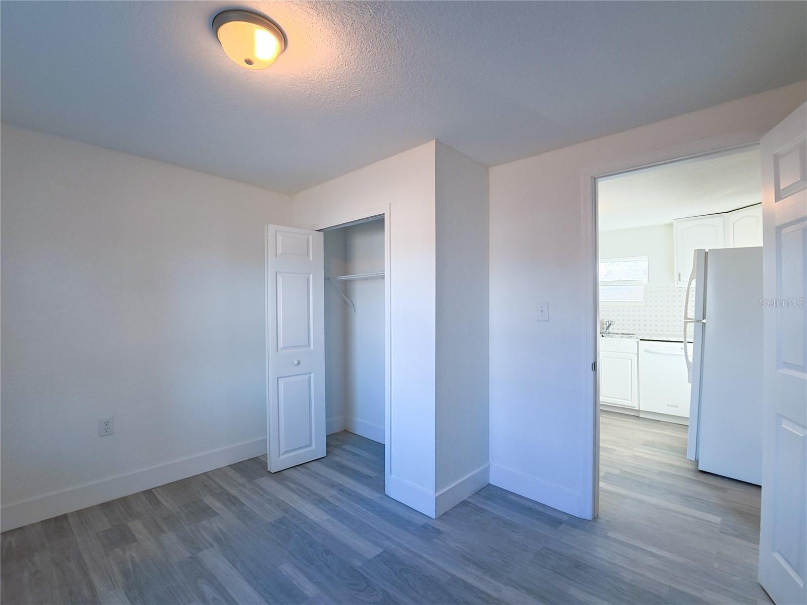 Listing photo id 10 for 702 Hillsboro Street