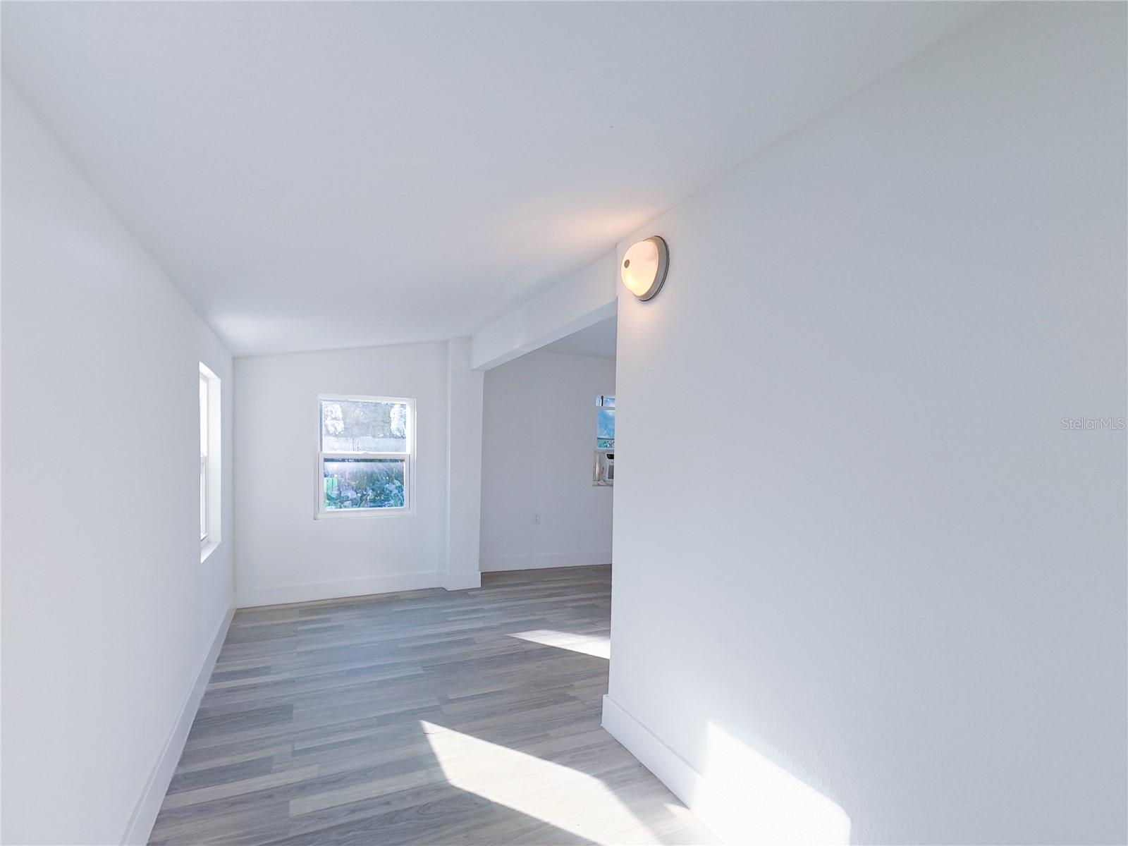 Listing photo id 11 for 702 Hillsboro Street