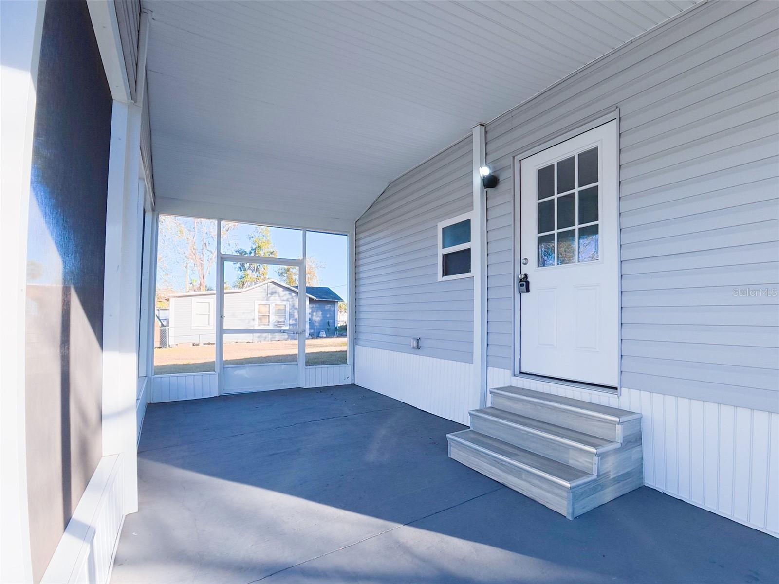 Listing photo id 13 for 702 Hillsboro Street