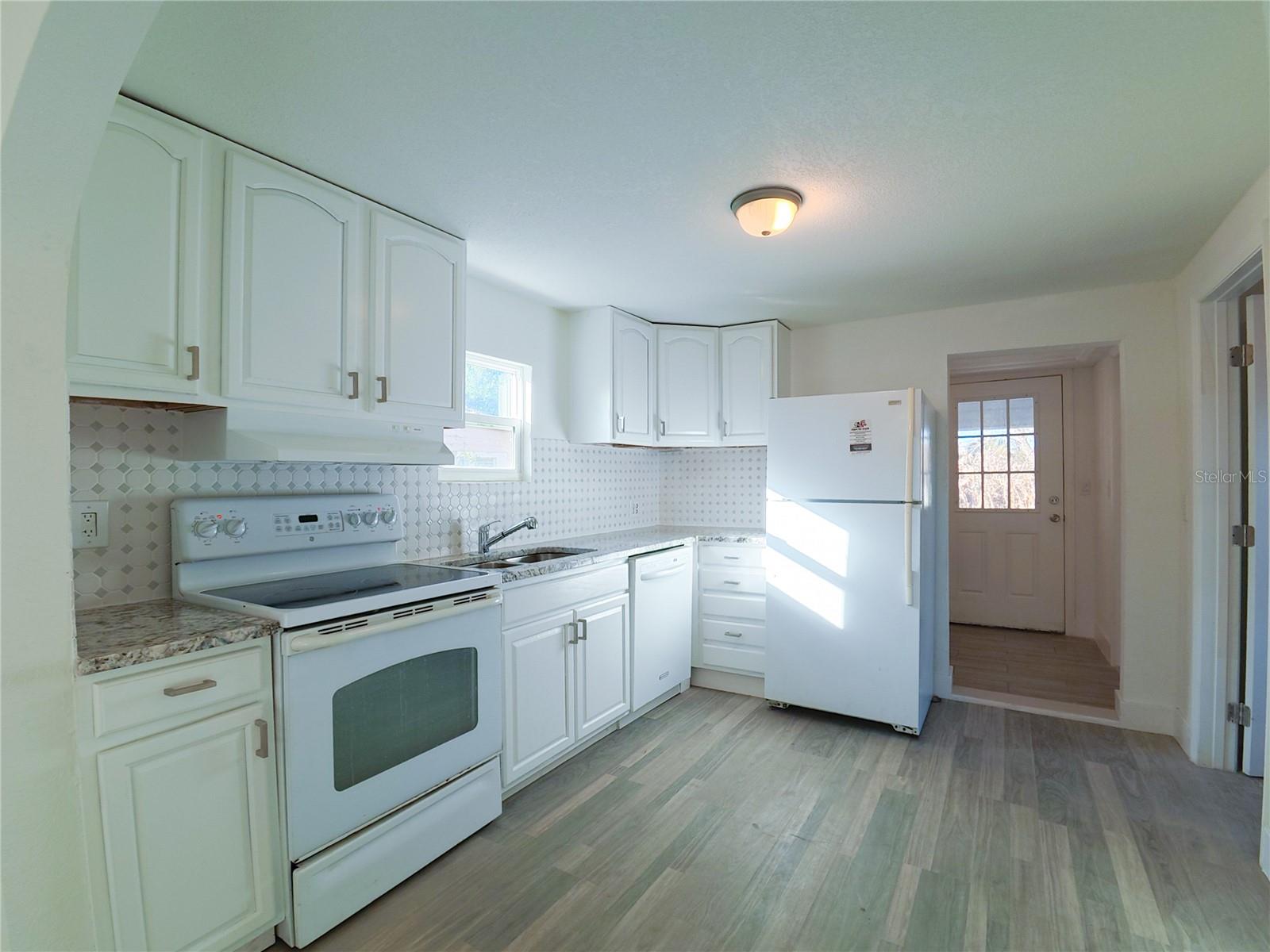 Listing photo id 0 for 702 Hillsboro Street