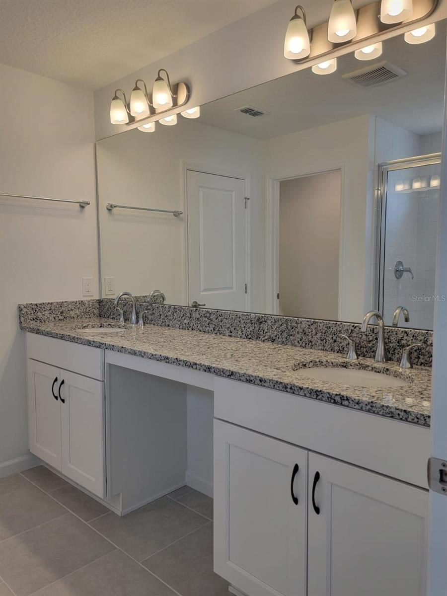 Image 18 of 42 For 12887 Westhaven Oak Drive