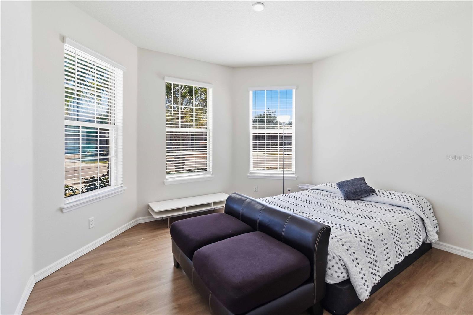 Image 14 of 28 For 17241 Goldcrest Loop