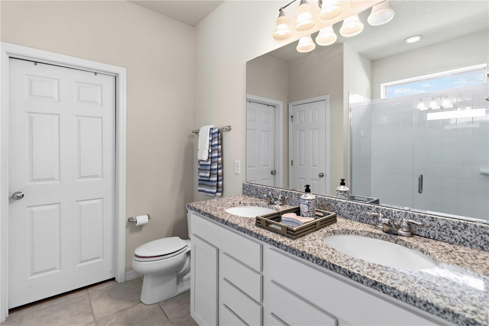 Image 20 of 28 For 17241 Goldcrest Loop