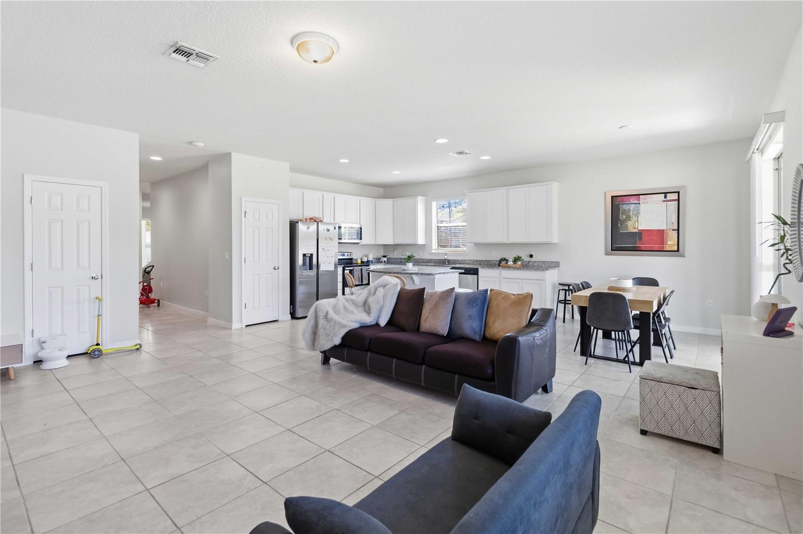 Image 7 of 28 For 17241 Goldcrest Loop