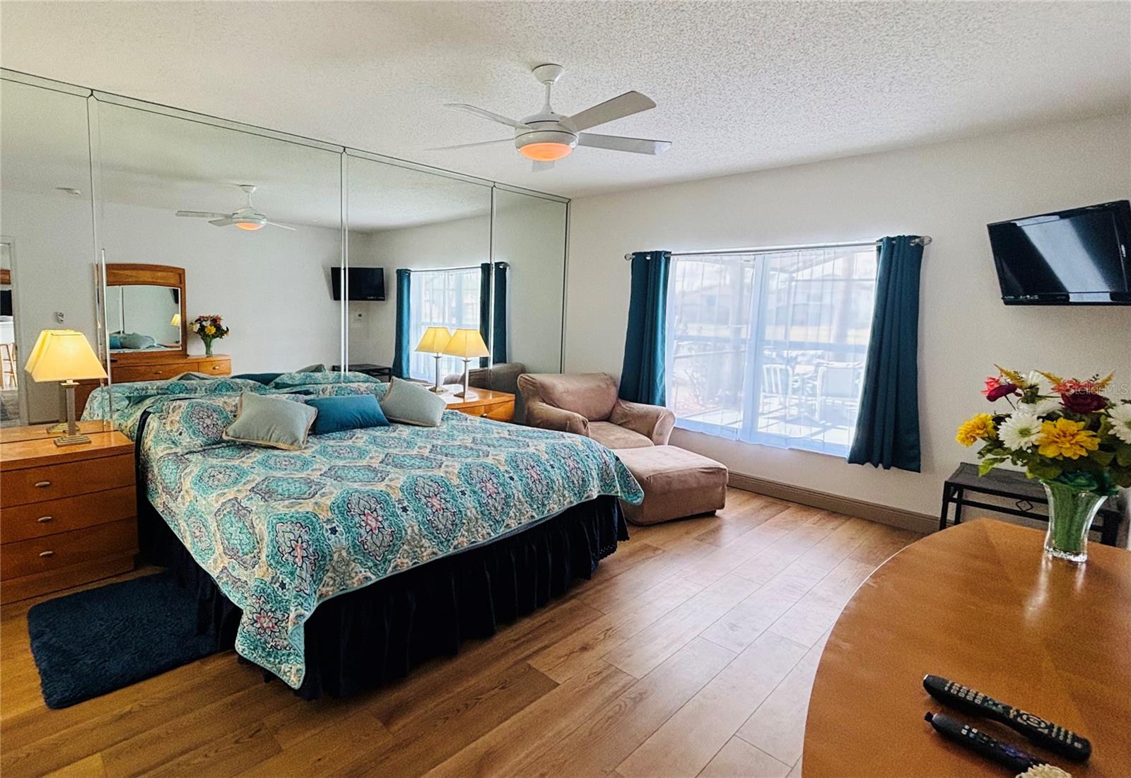 Image 13 of 45 For 936 Lake Berkley Drive