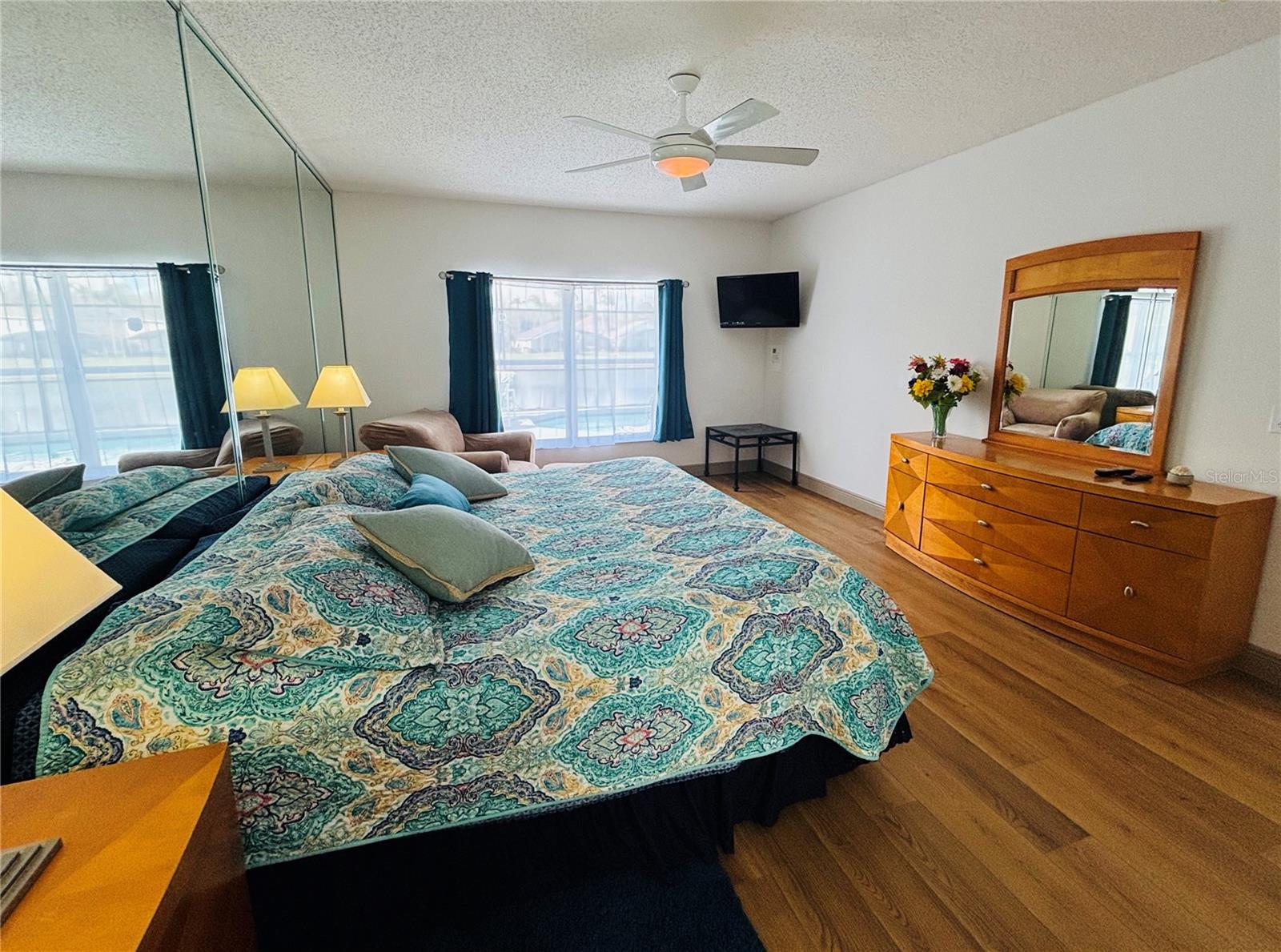 Image 14 of 45 For 936 Lake Berkley Drive