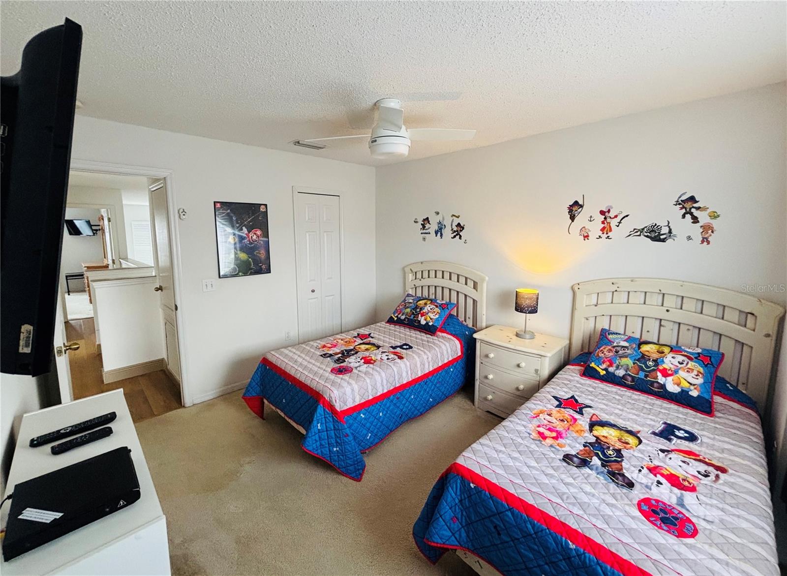 Image 21 of 45 For 936 Lake Berkley Drive