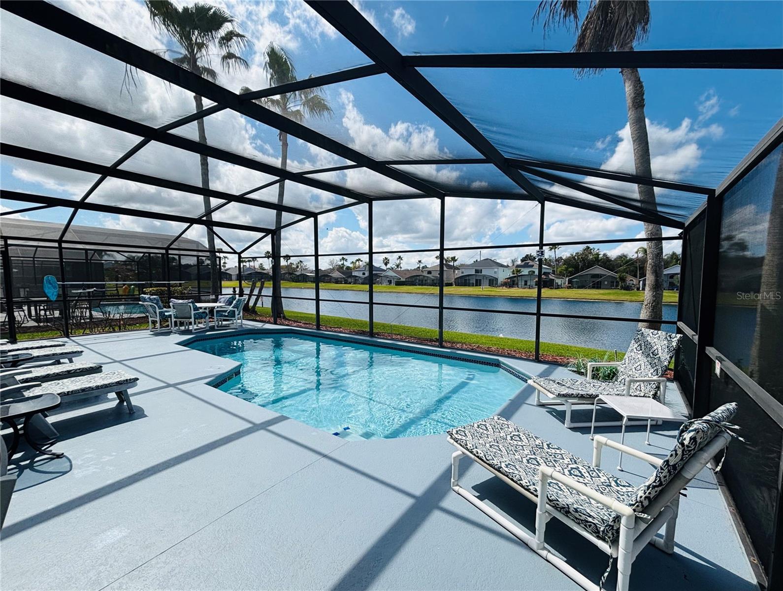 Image 25 of 45 For 936 Lake Berkley Drive