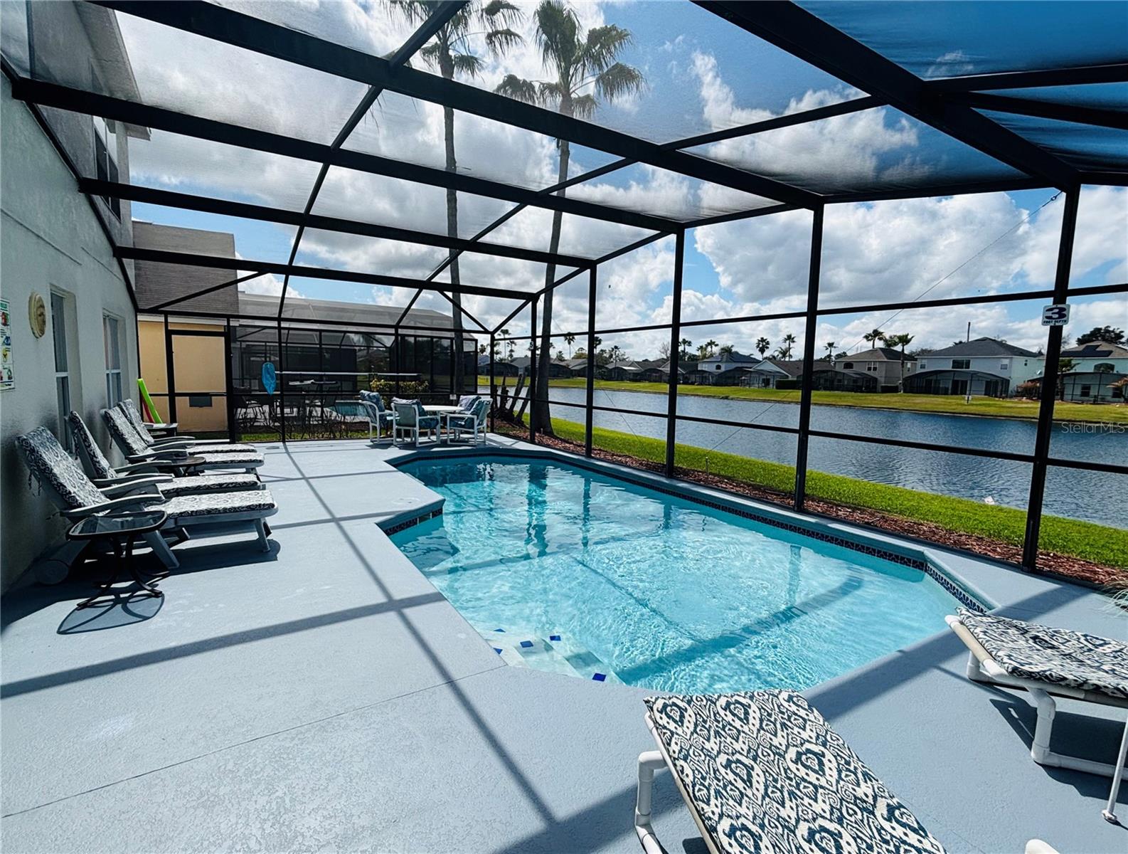 Image 26 of 45 For 936 Lake Berkley Drive