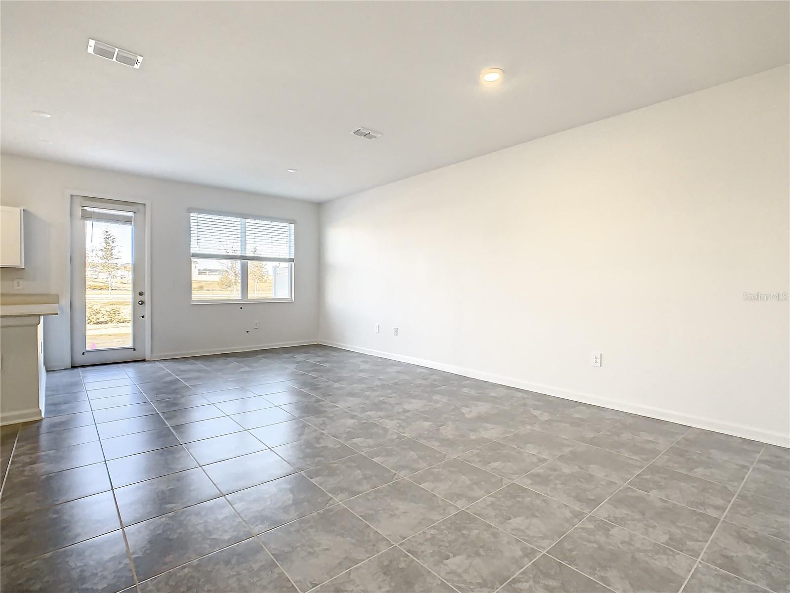 Image 10 of 35 For 409 Bogey Drive