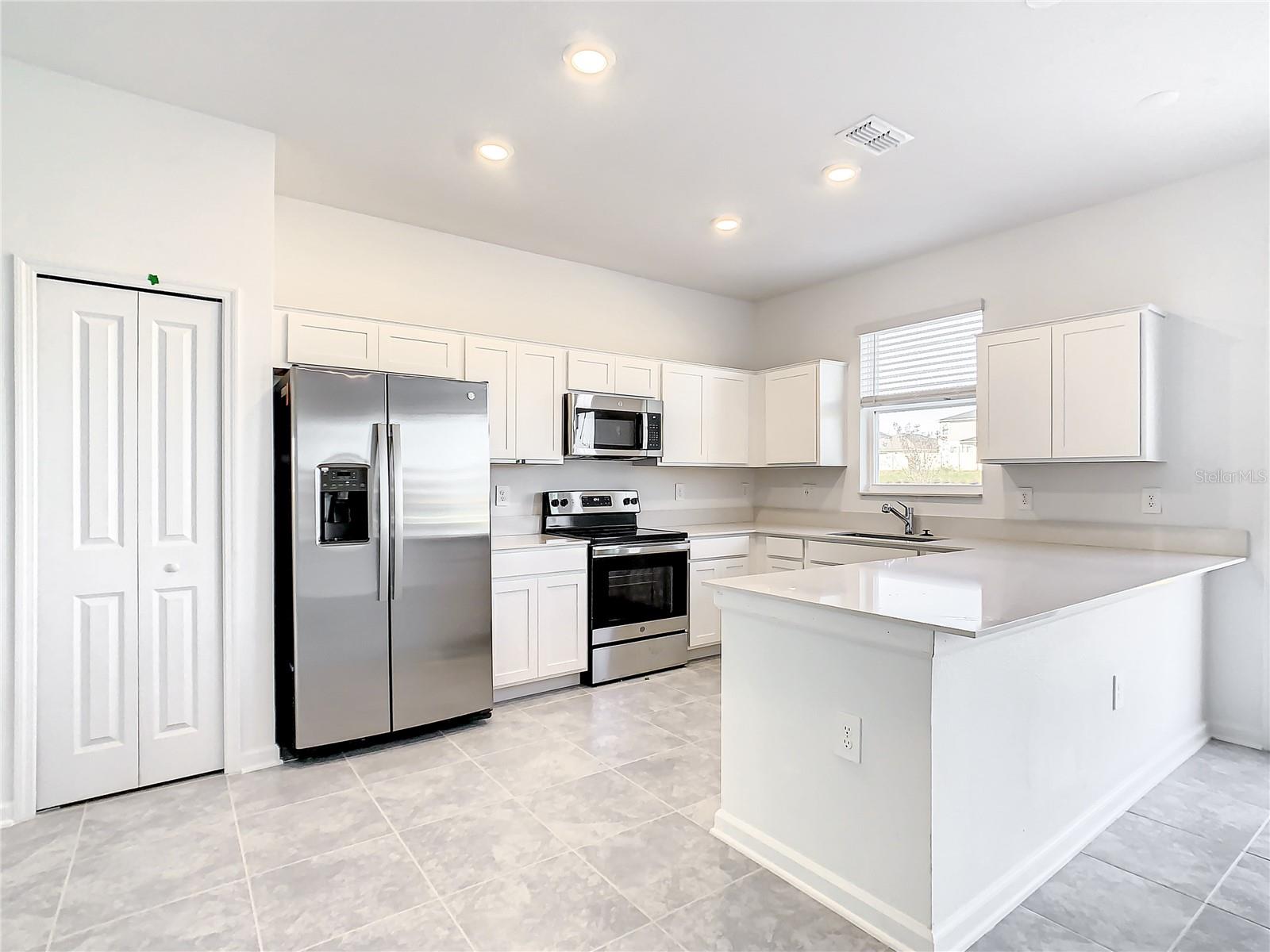 Image 7 of 35 For 409 Bogey Drive